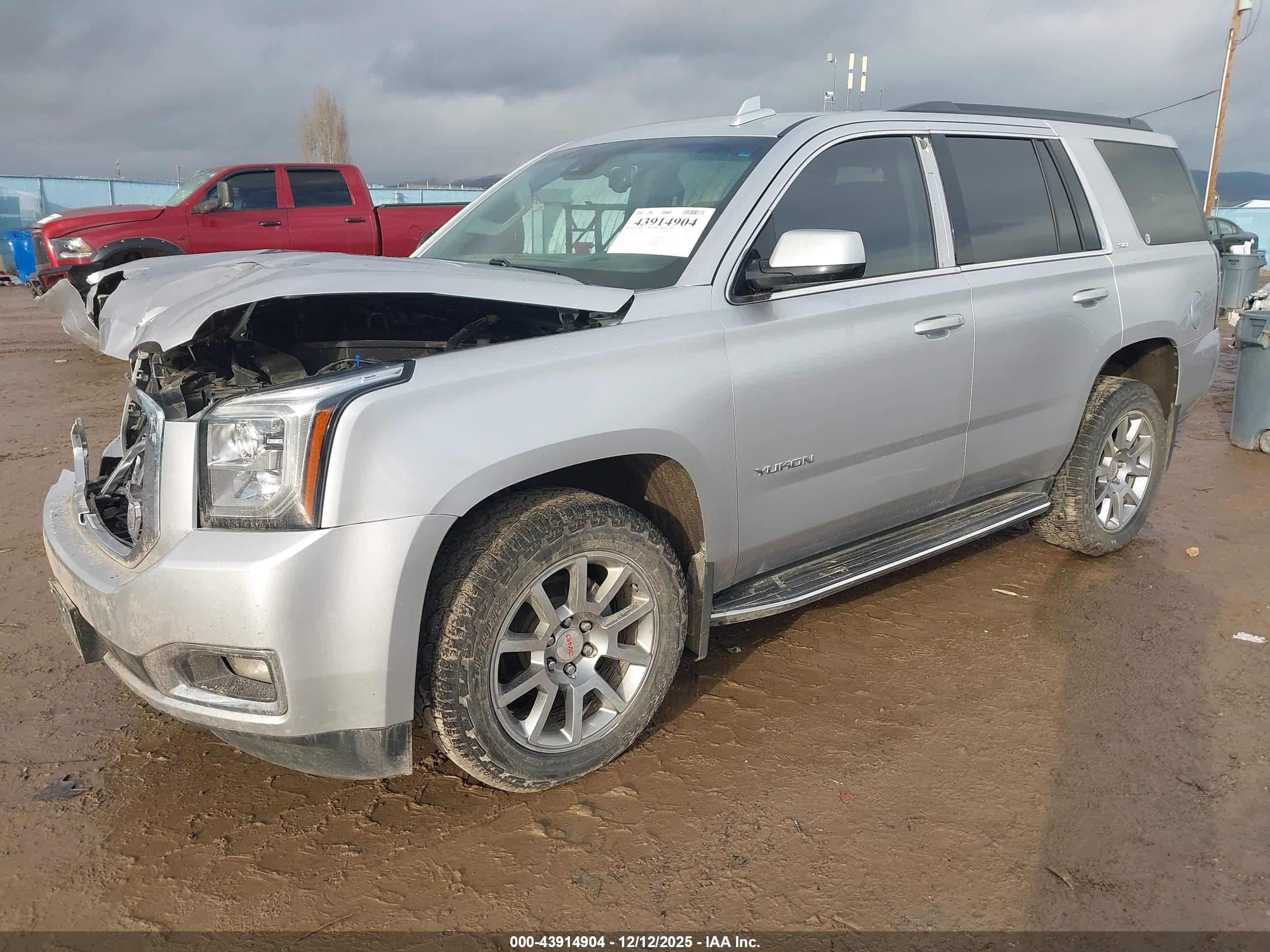 GMC YUKON image 2