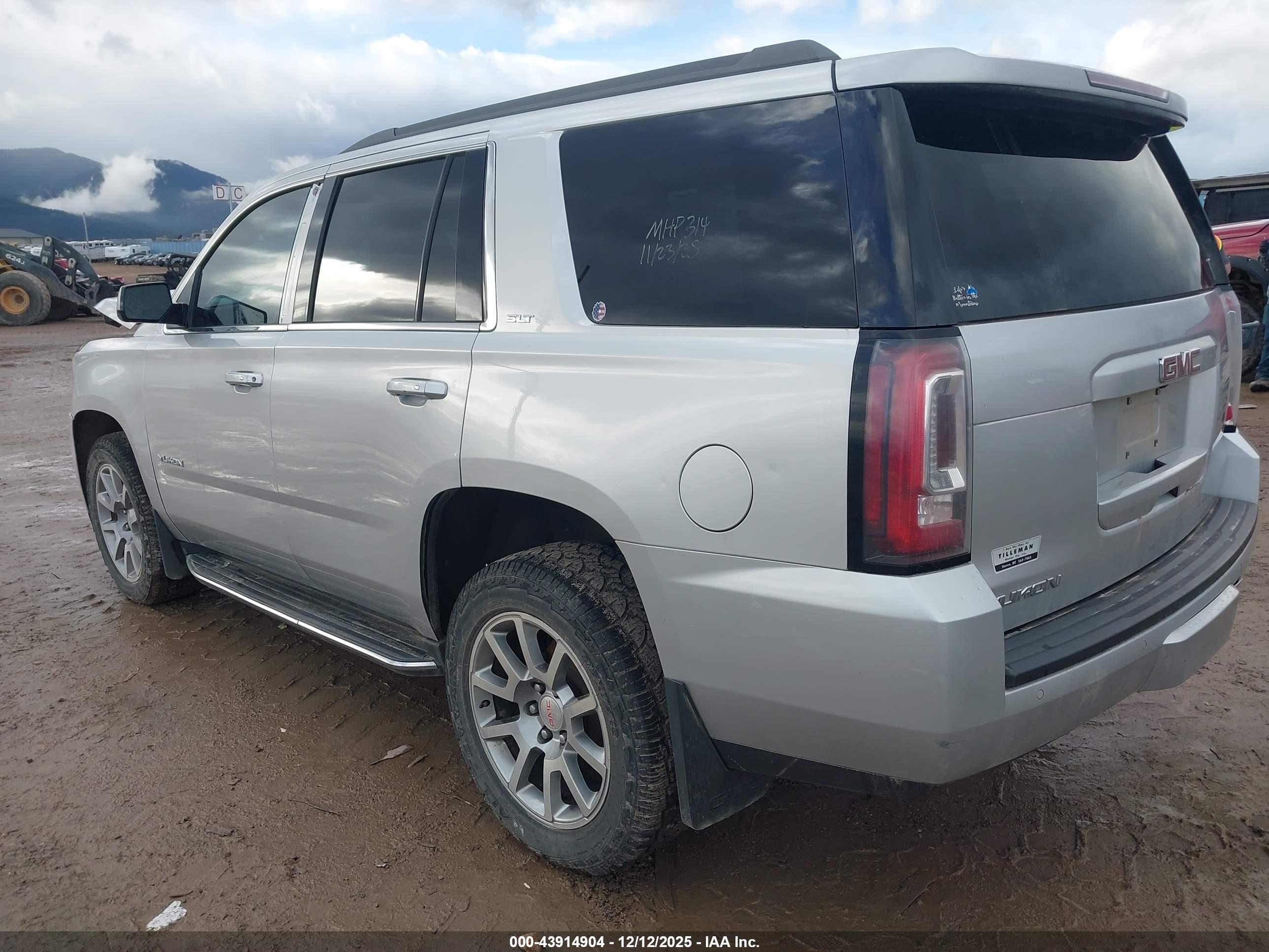 GMC YUKON image 3