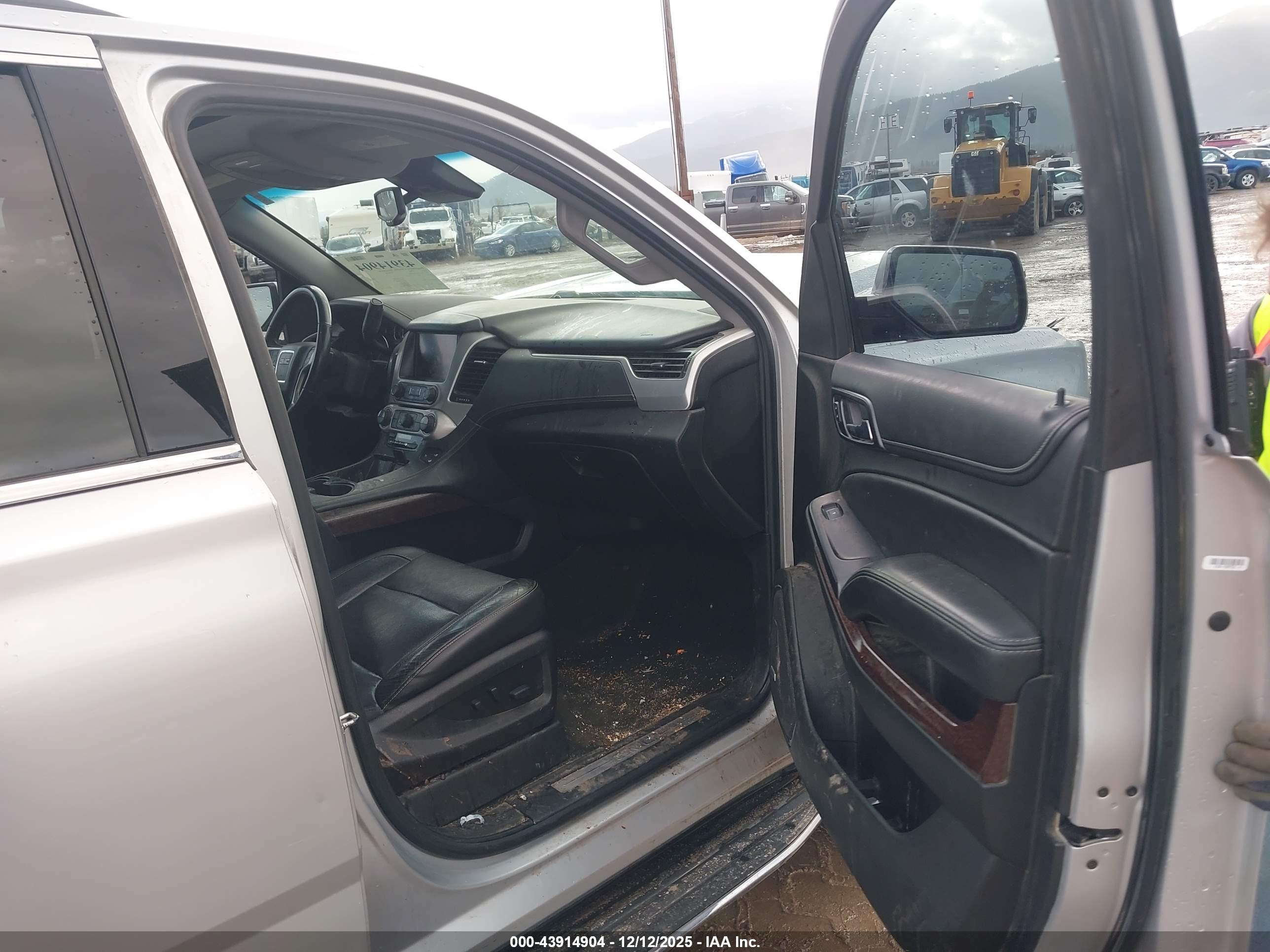 GMC YUKON image 5