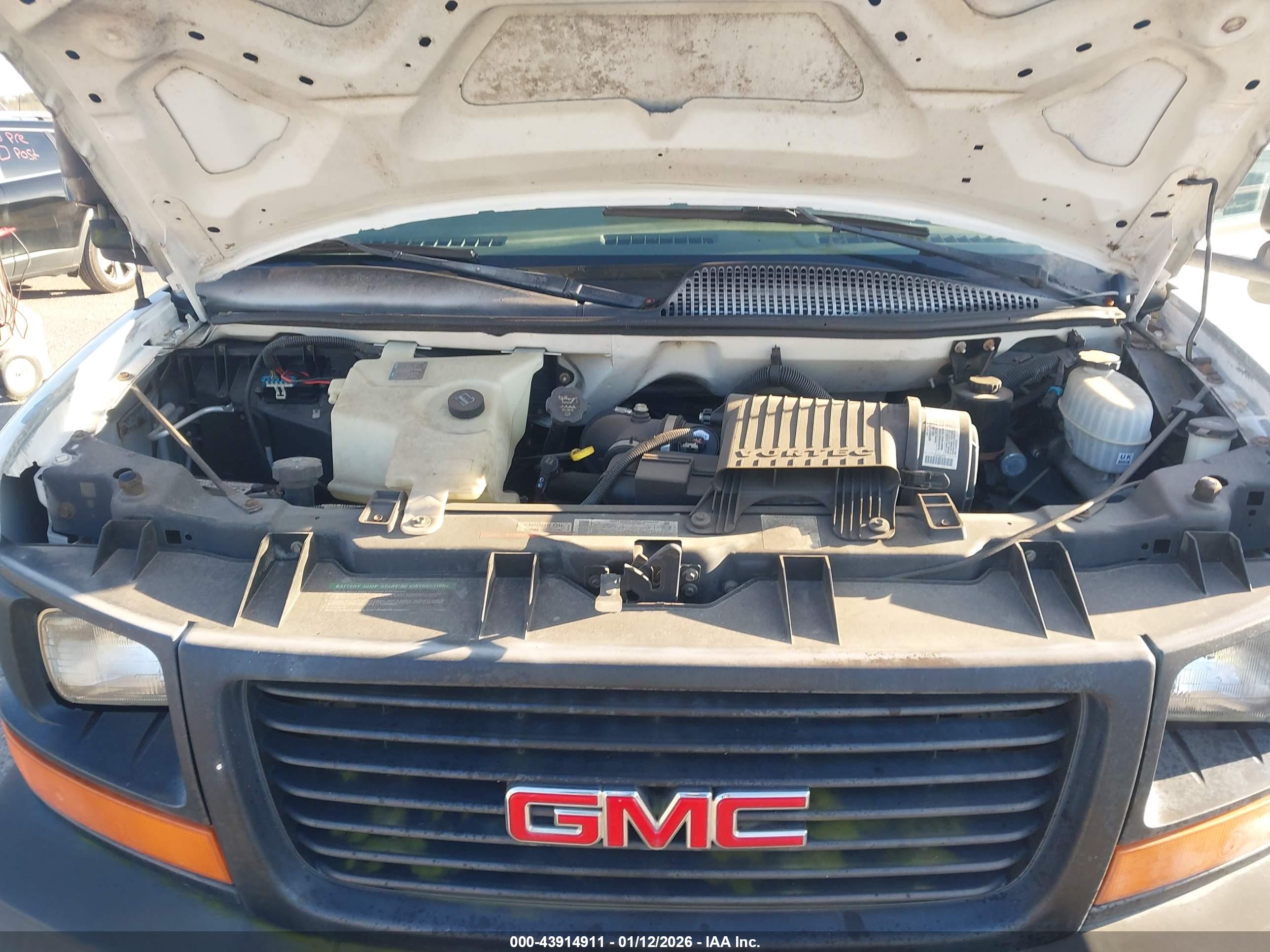 GMC SAVANA image 10