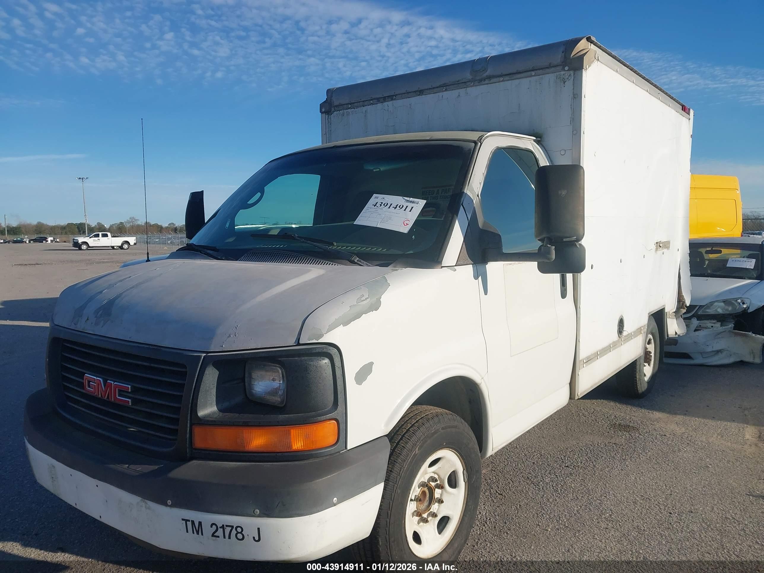 GMC SAVANA image 2
