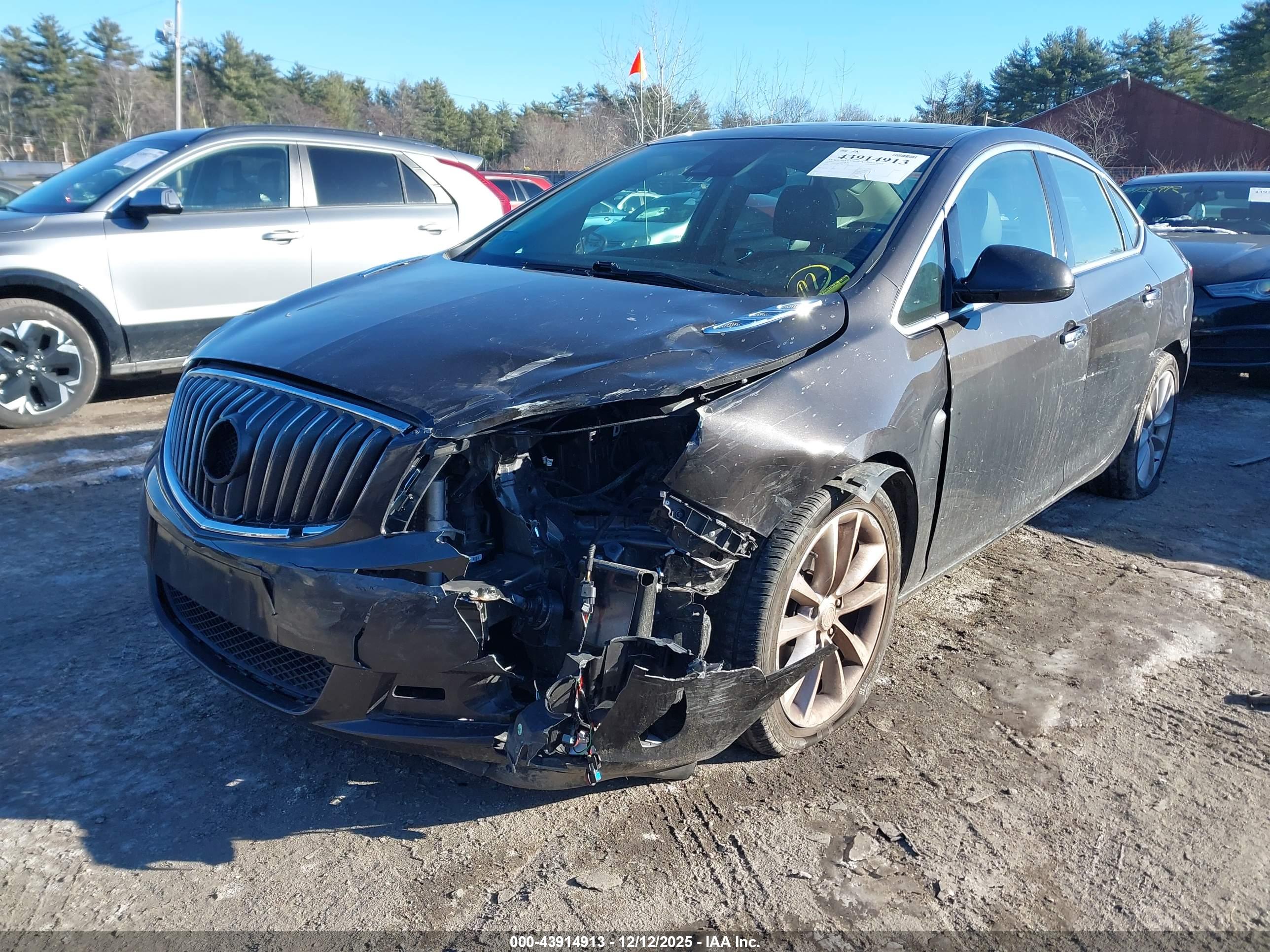 BUICK VERANO image 2