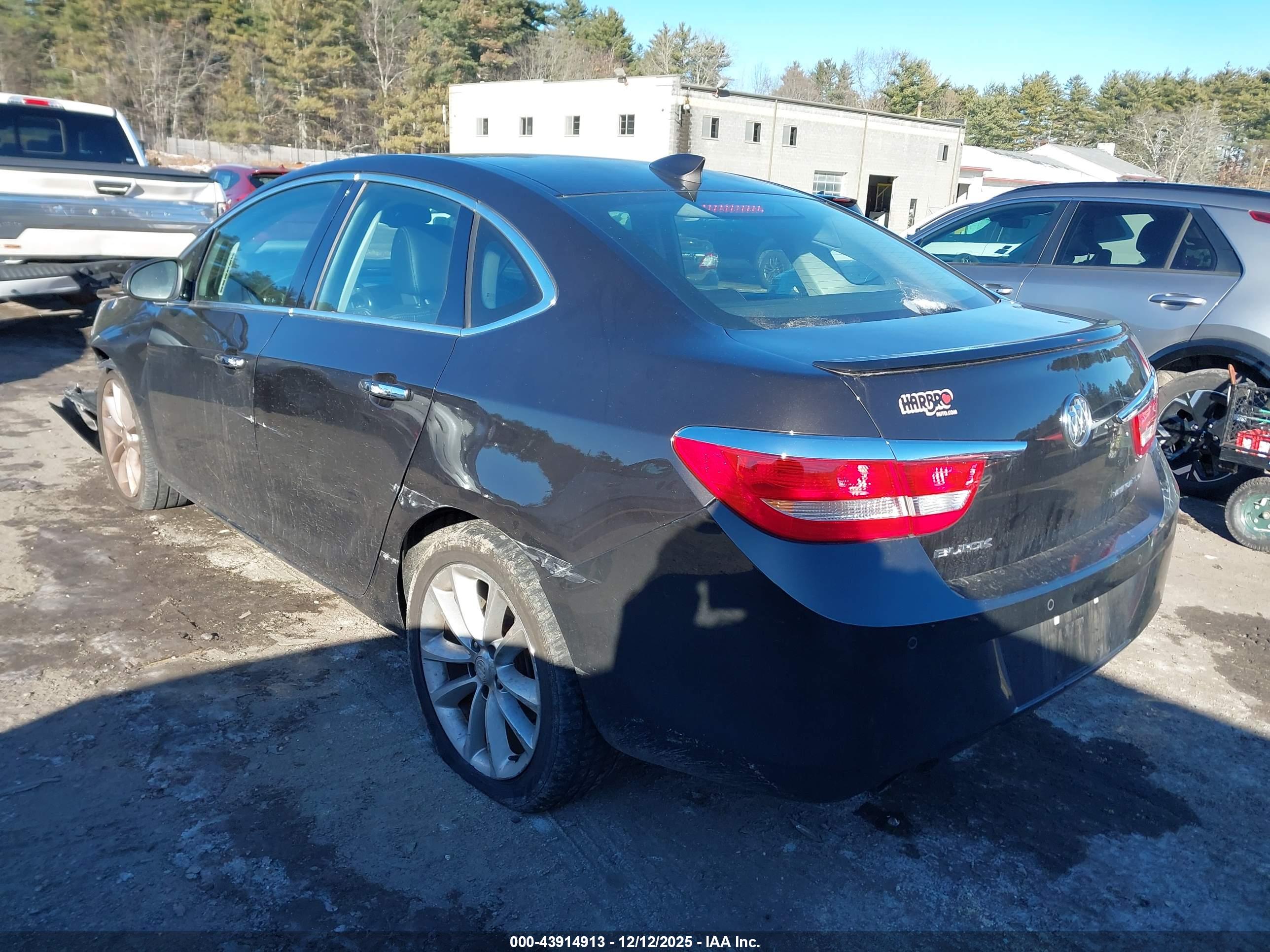 BUICK VERANO image 3