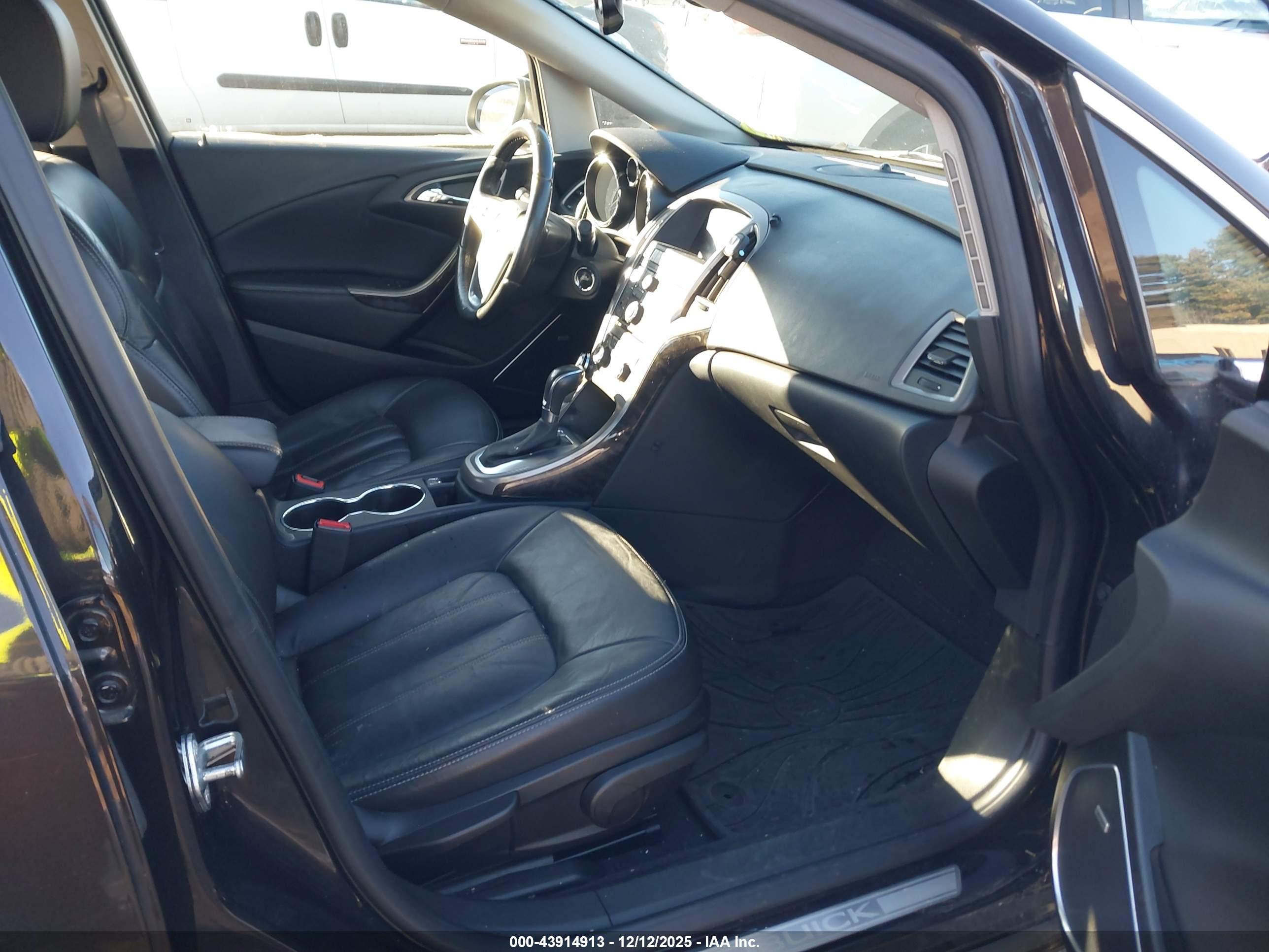 BUICK VERANO image 5