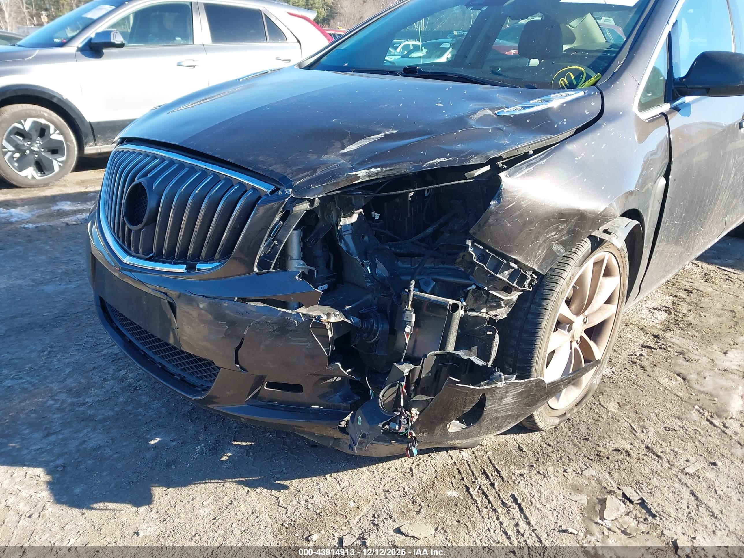 BUICK VERANO image 6