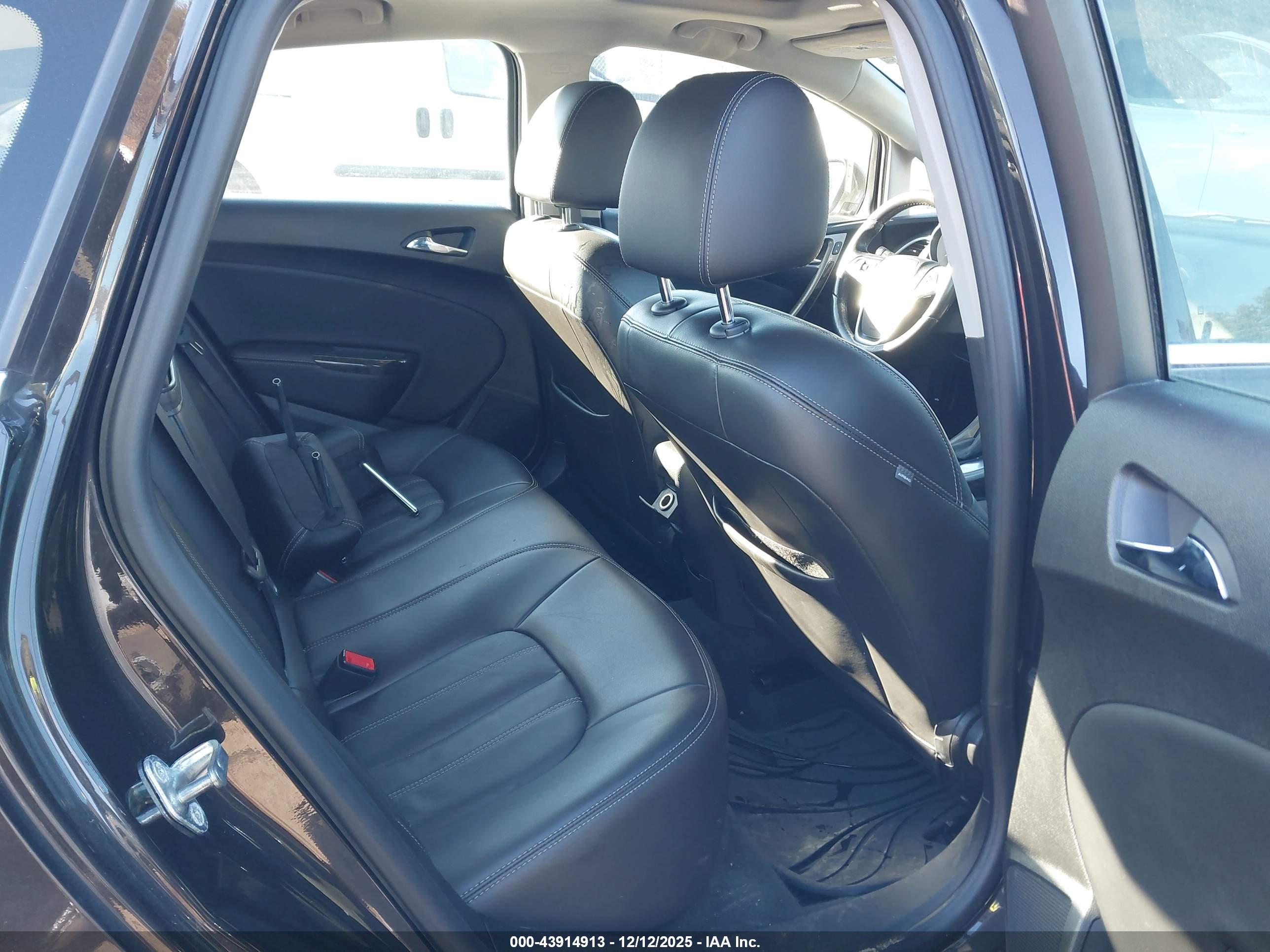 BUICK VERANO image 8