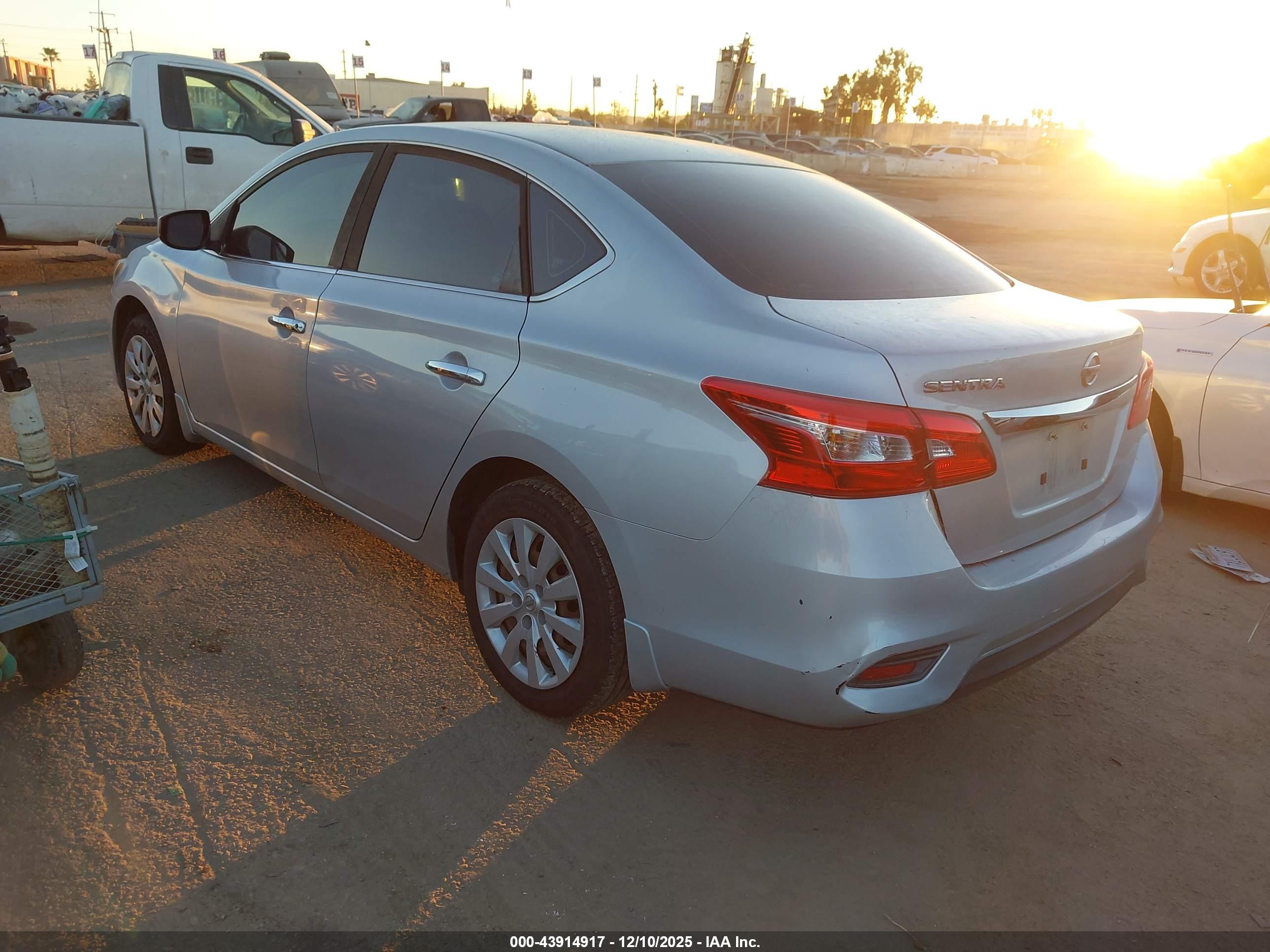 NISSAN SENTRA image 3