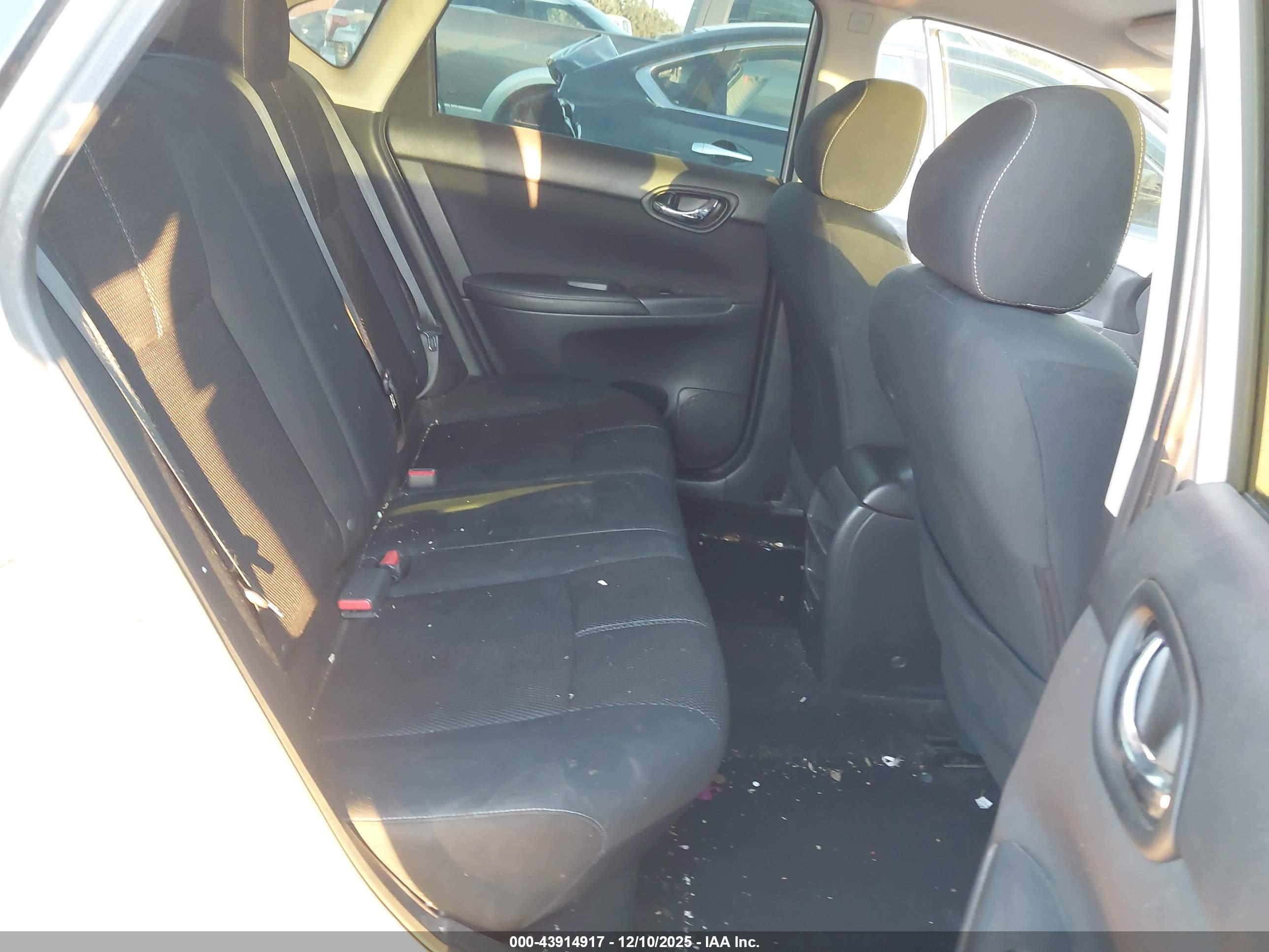 NISSAN SENTRA image 8