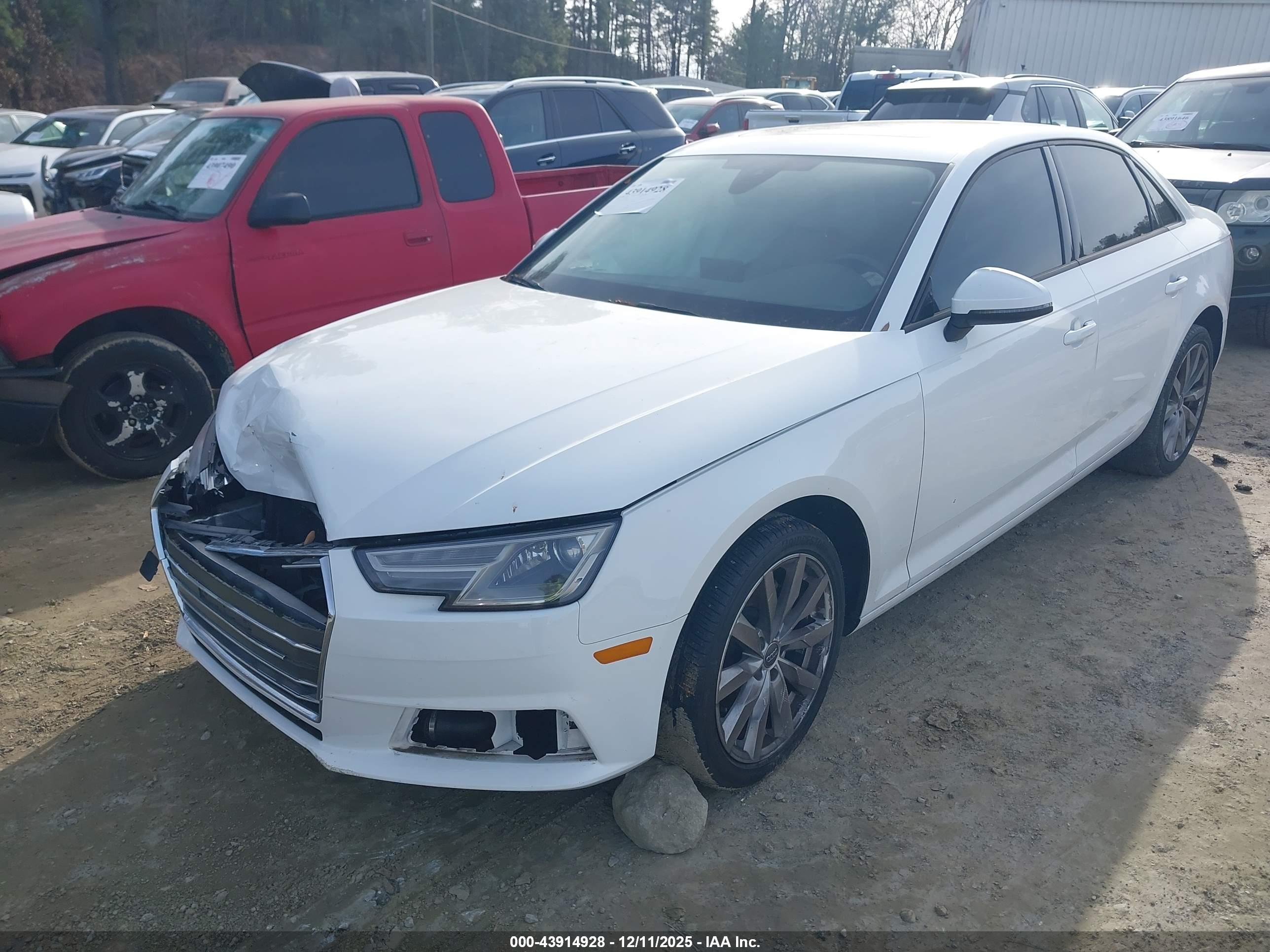 AUDI A4 image 2