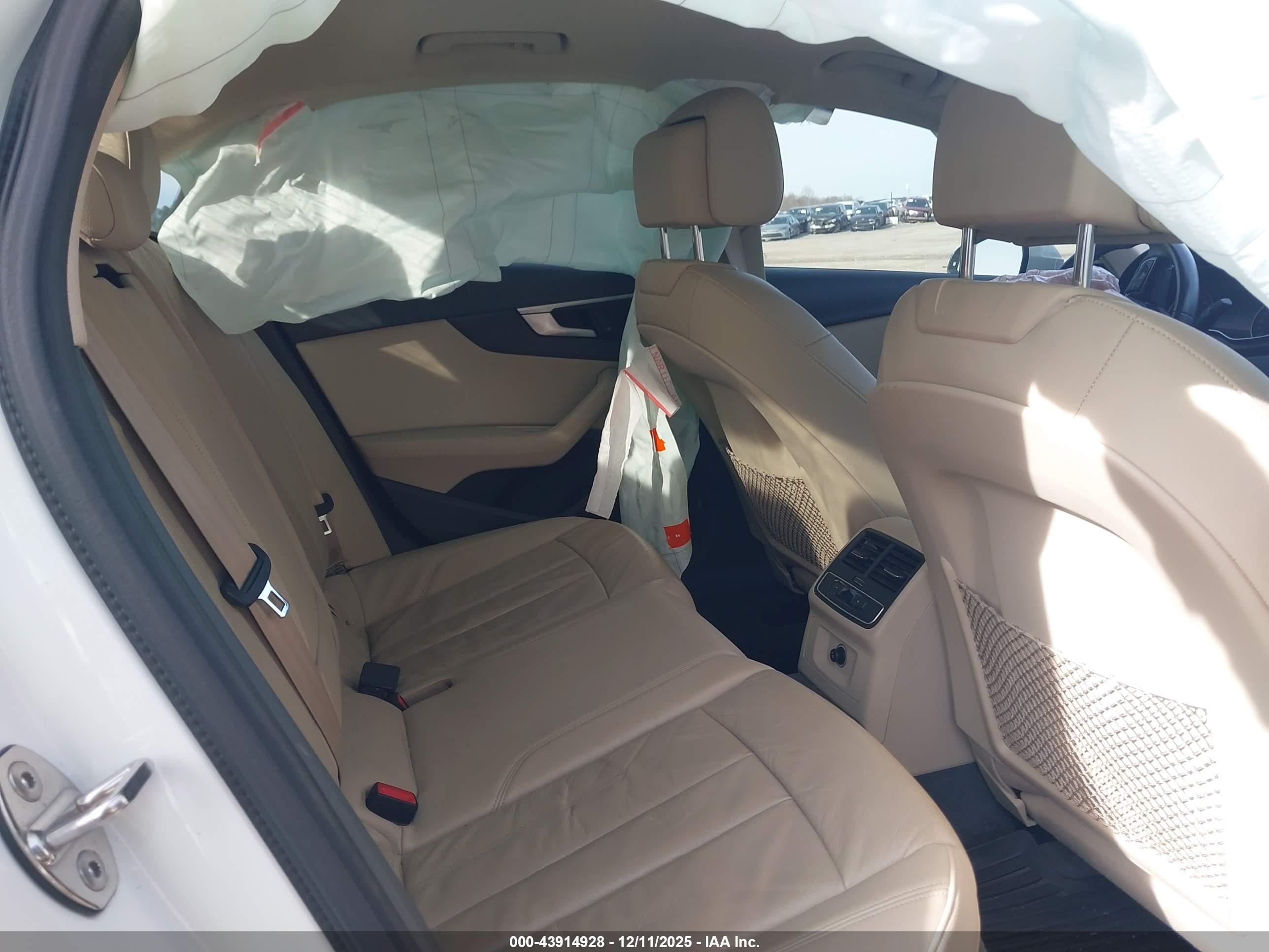 AUDI A4 image 8