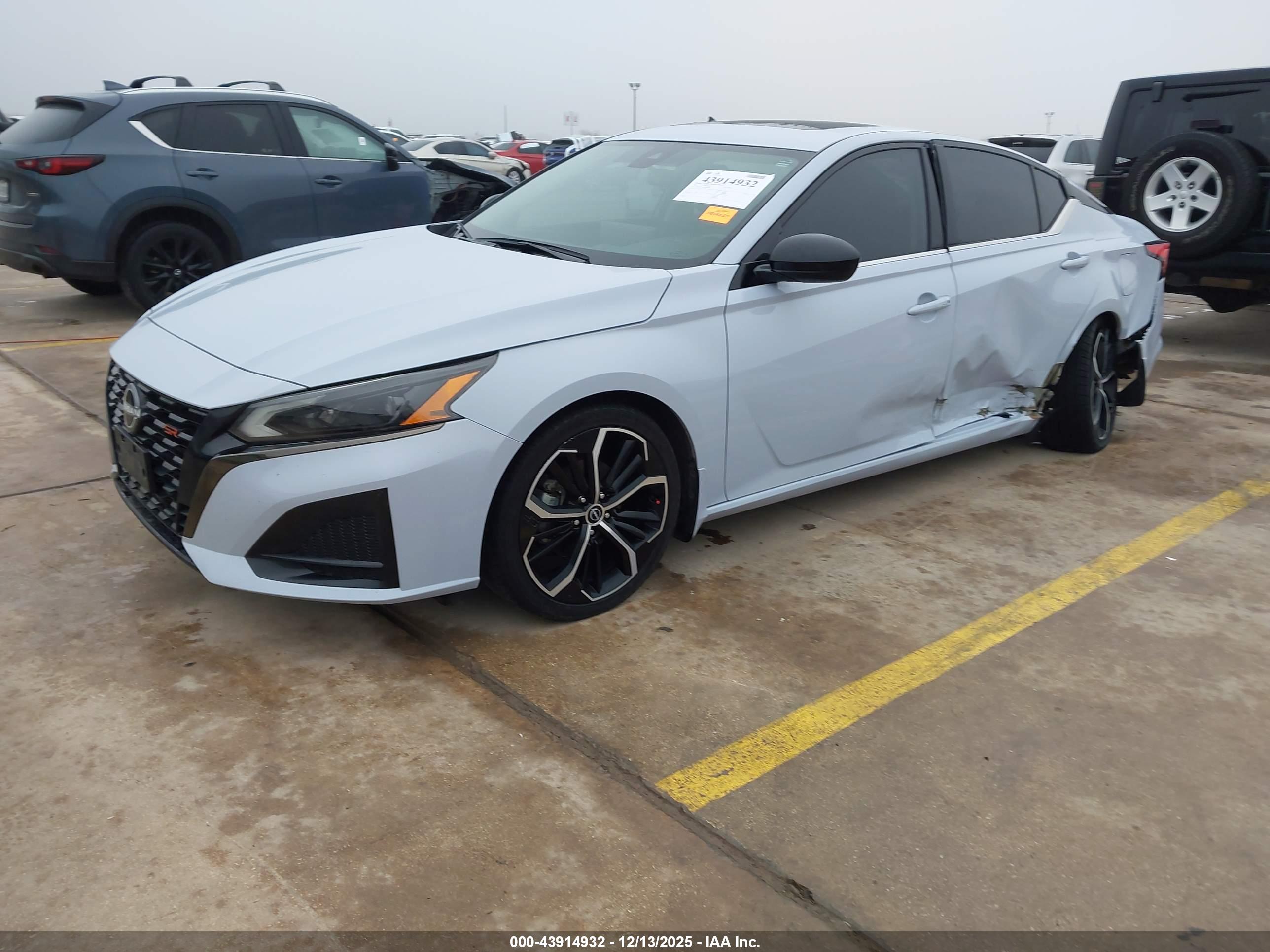 NISSAN ALTIMA image 2