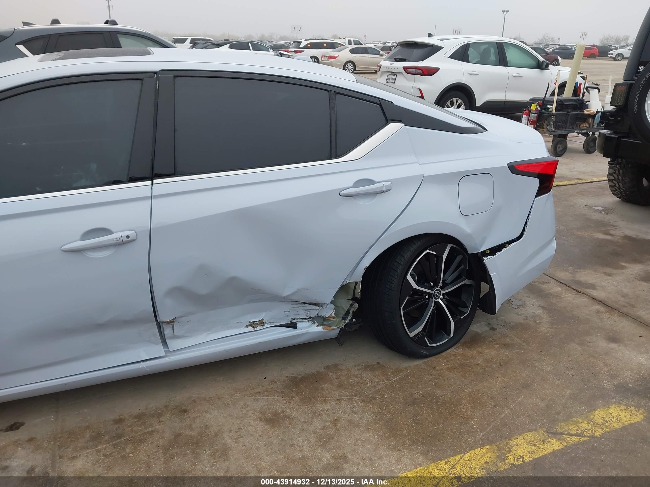 NISSAN ALTIMA image 6