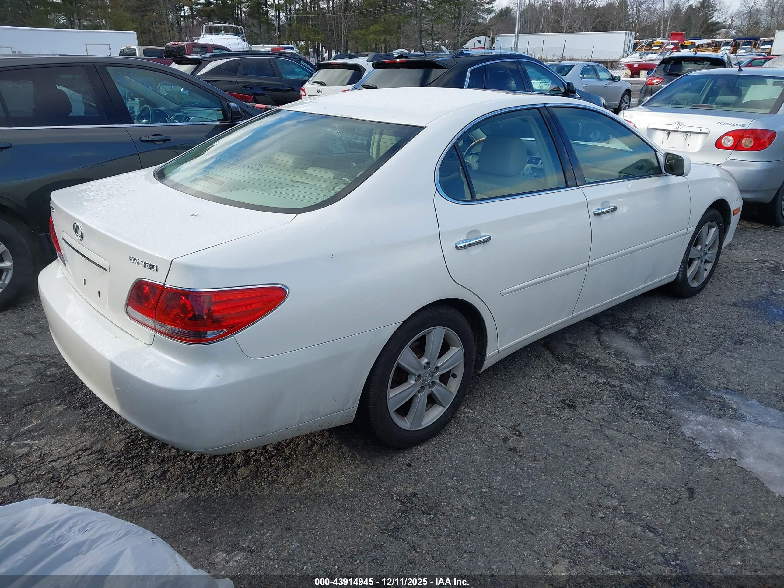 LEXUS ES image 4
