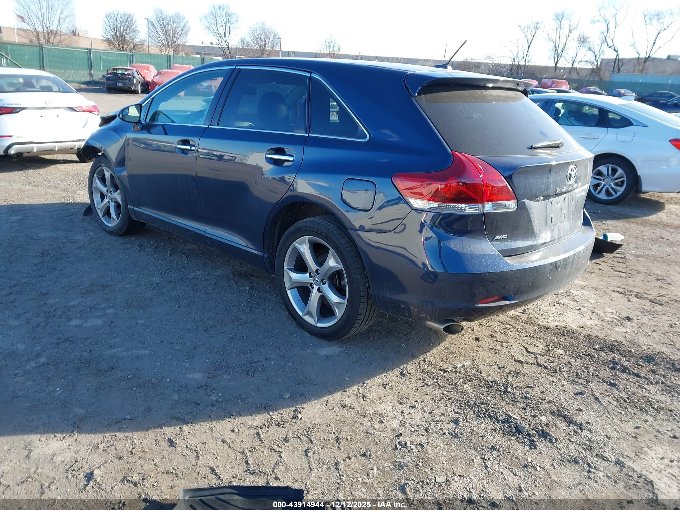 TOYOTA VENZA image 3