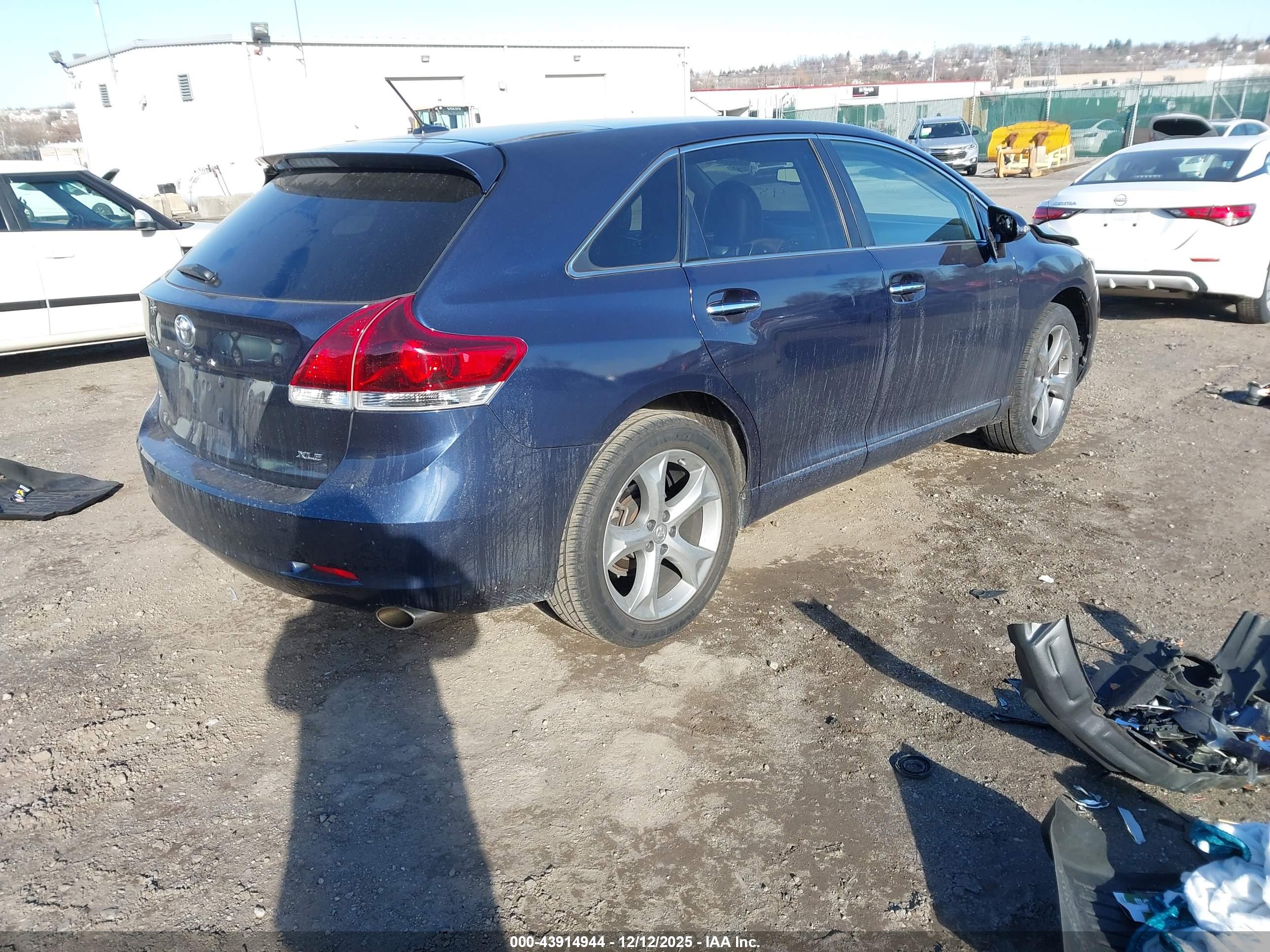 TOYOTA VENZA image 4