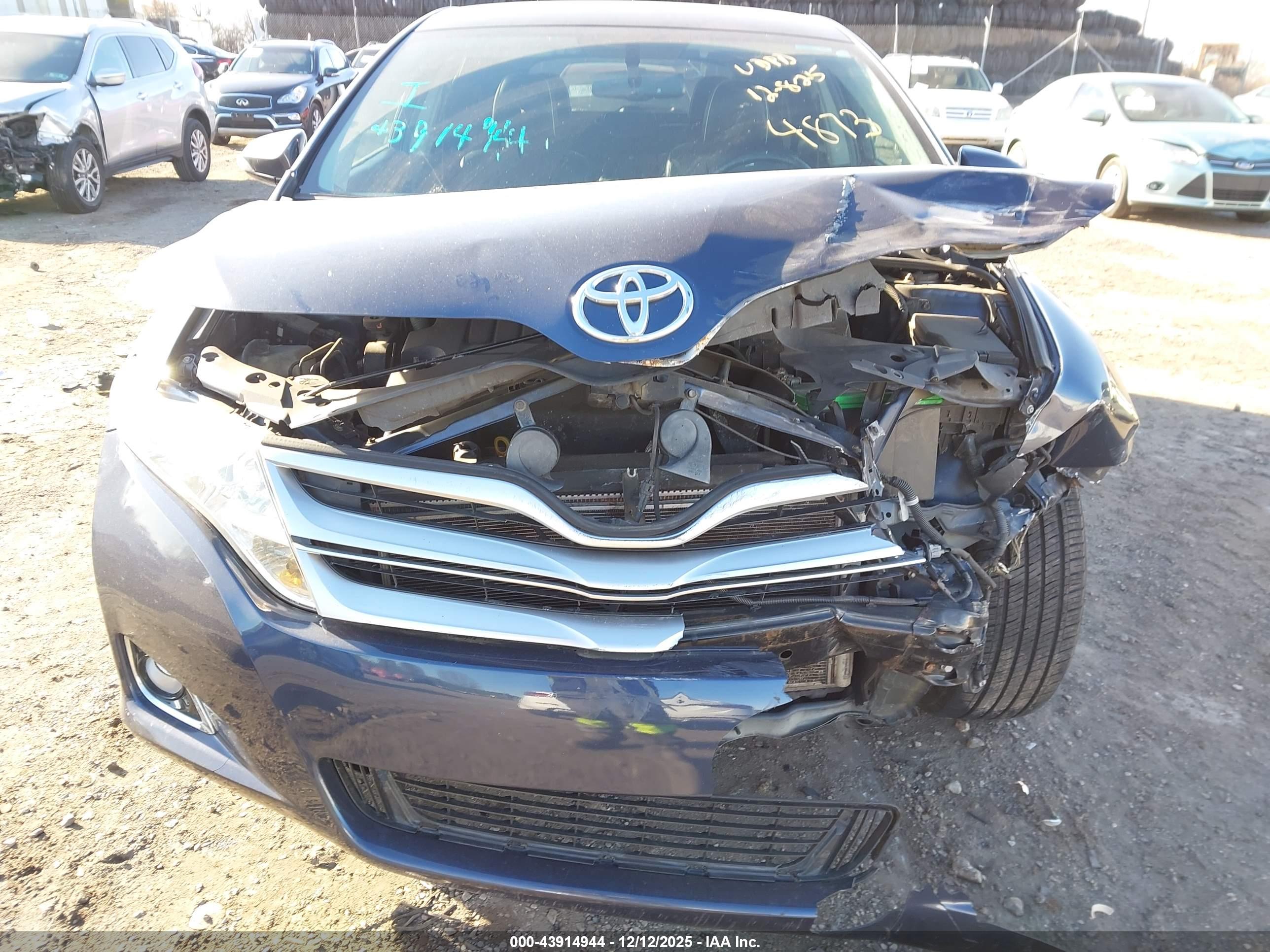 TOYOTA VENZA image 6