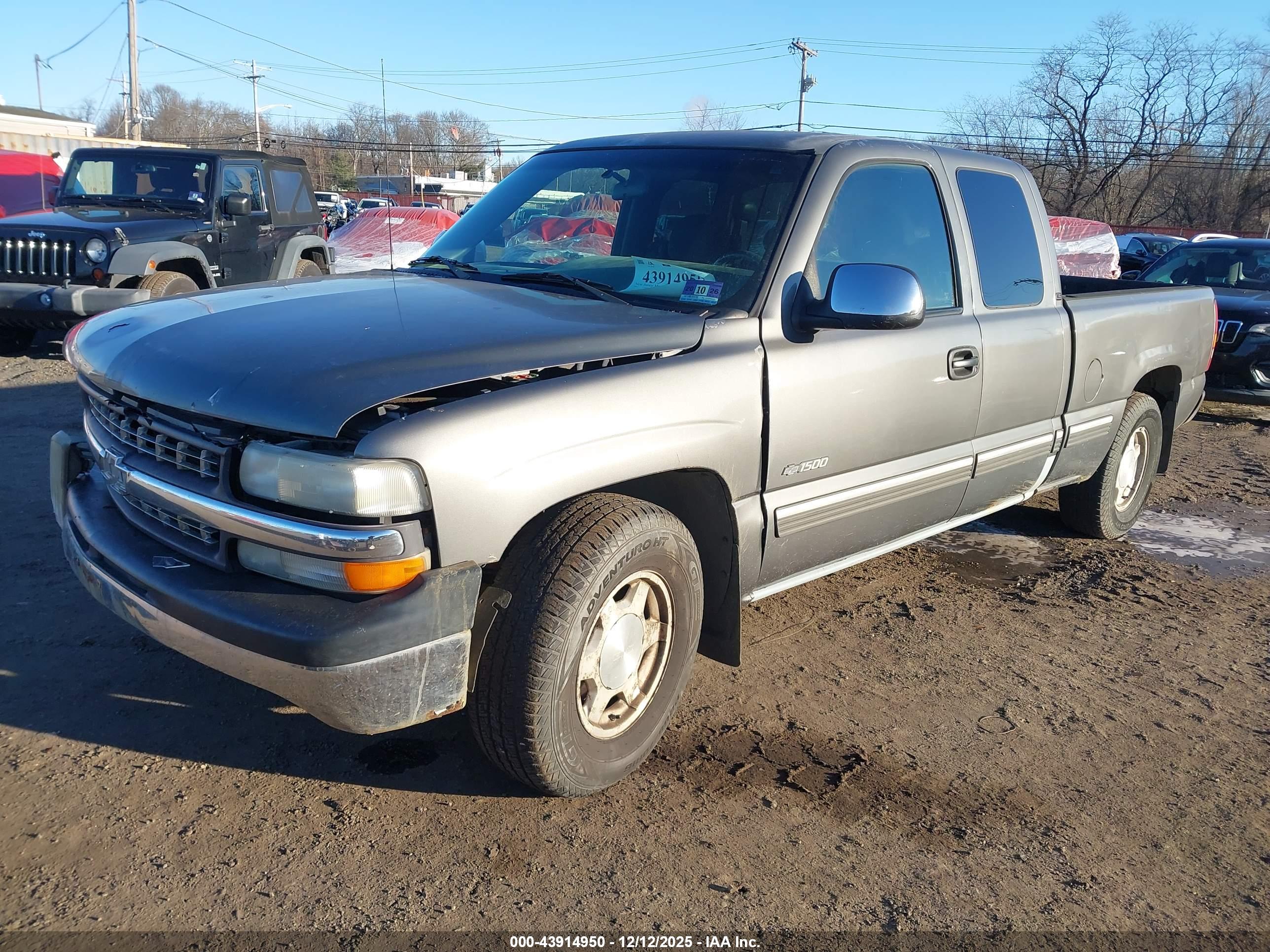 CHEVROLET SILVERADO image 6