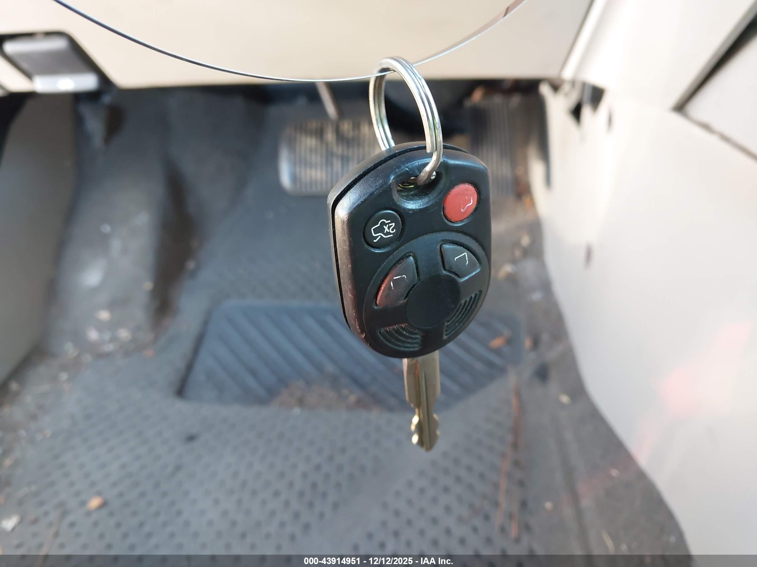 FORD ESCAPE image 11