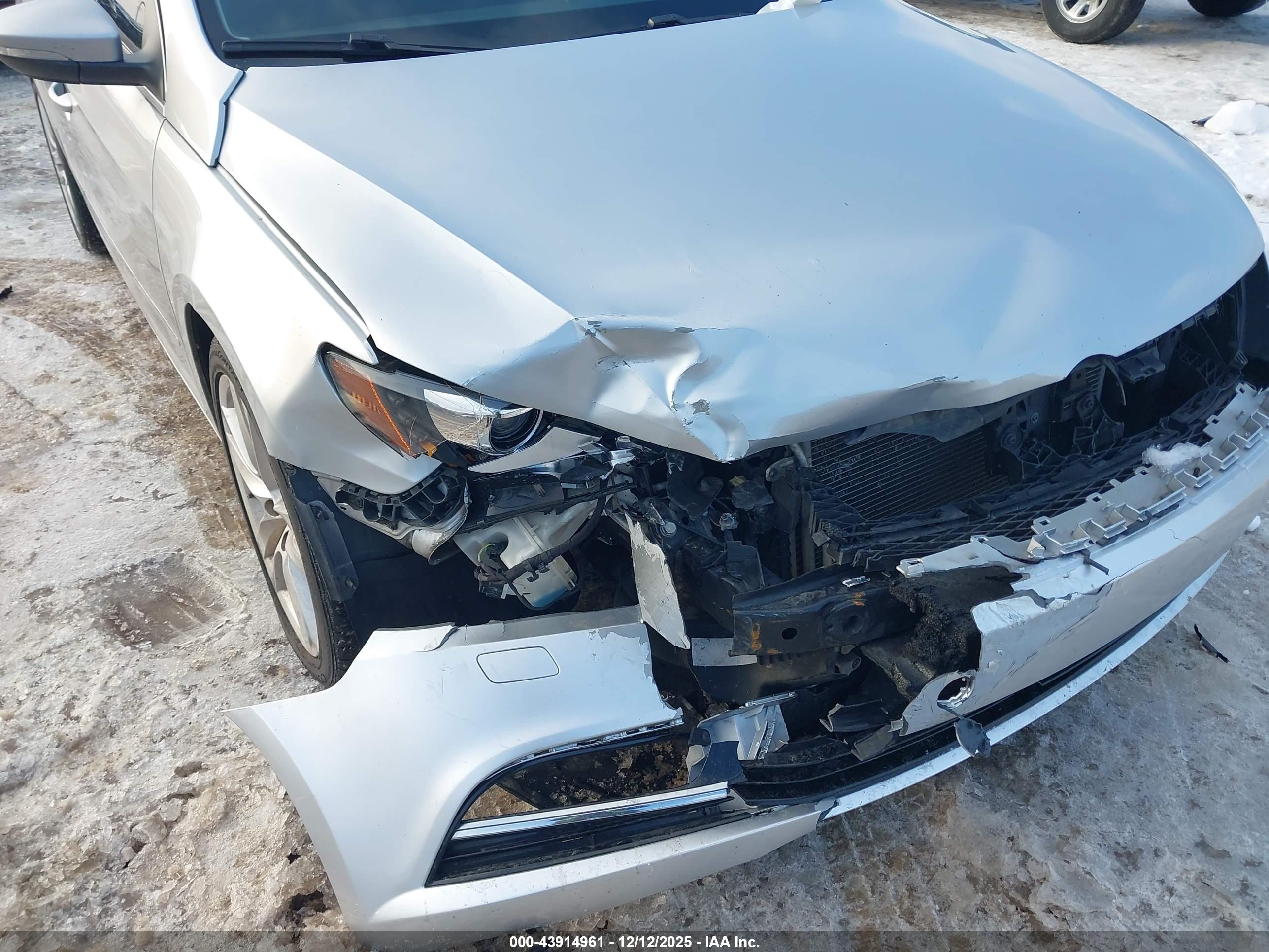 VOLKSWAGEN CC image 6