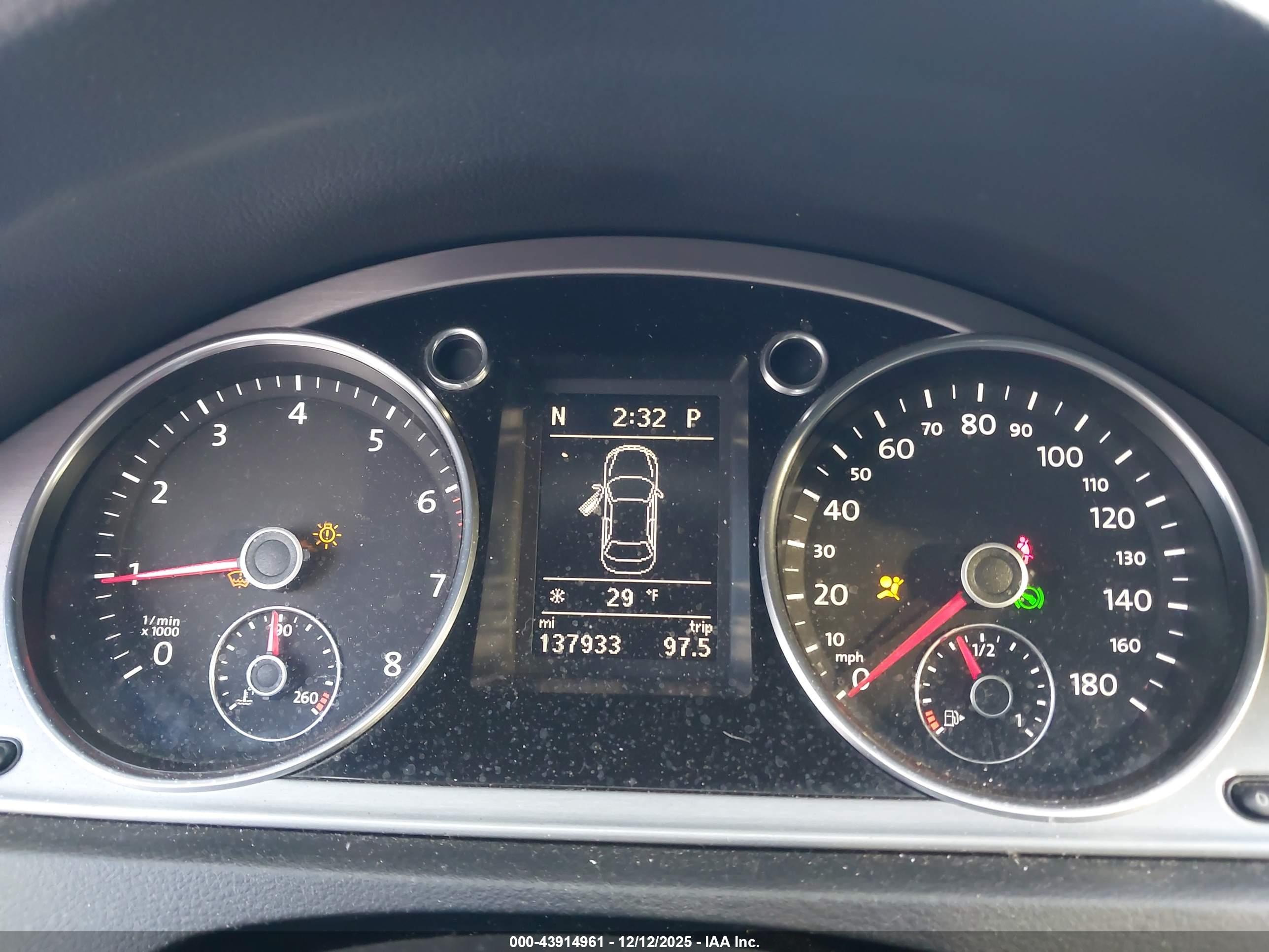 VOLKSWAGEN CC image 7