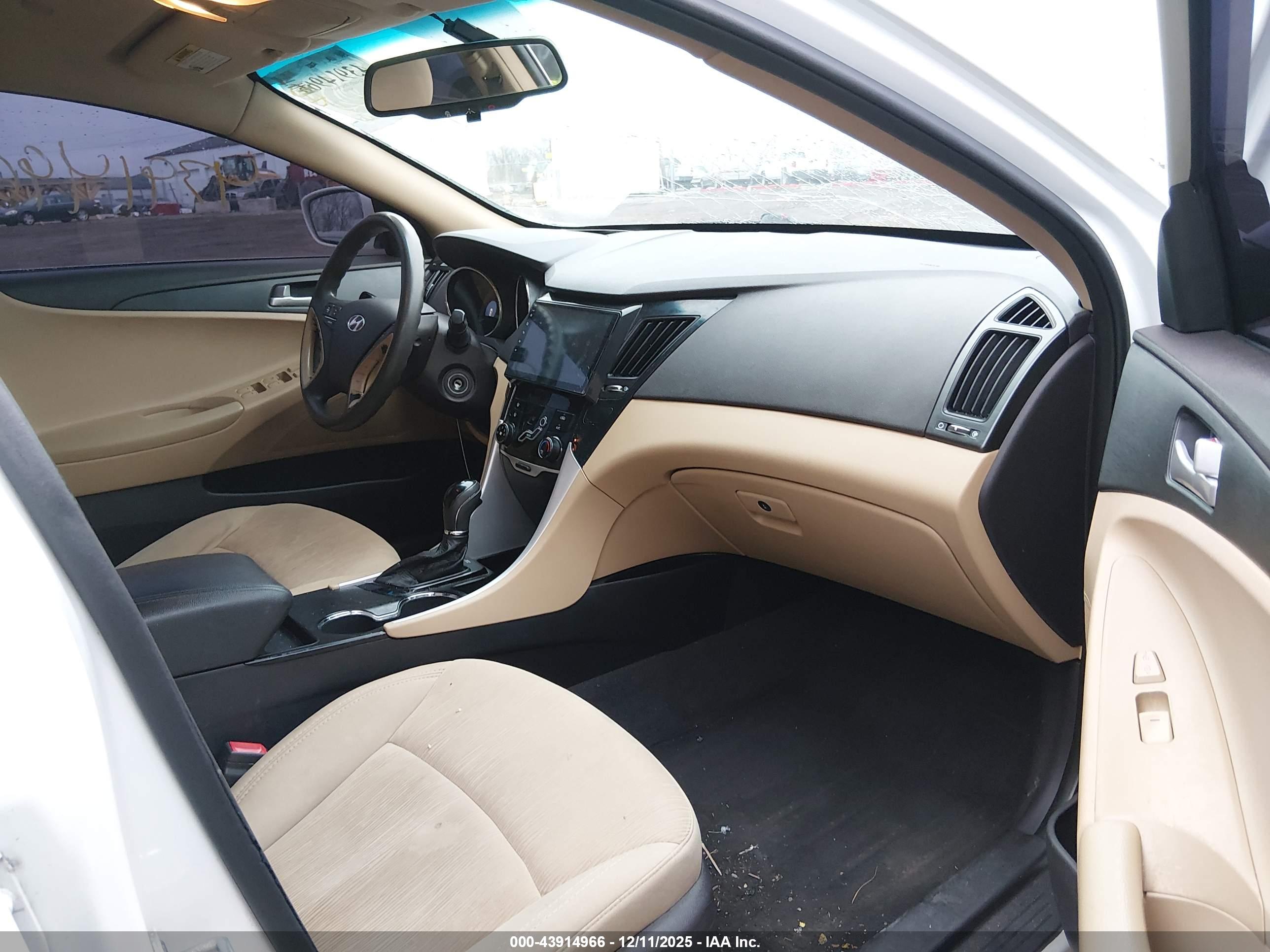 HYUNDAI SONATA image 5
