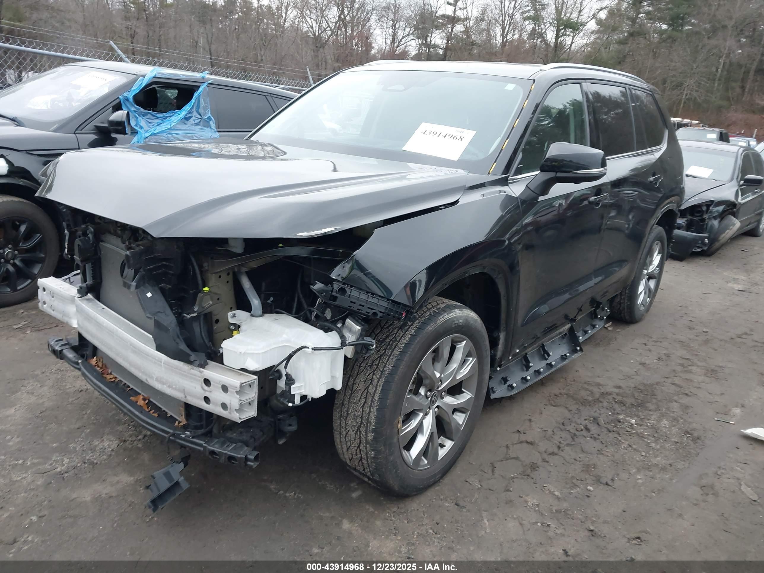 TOYOTA GRAND image 2