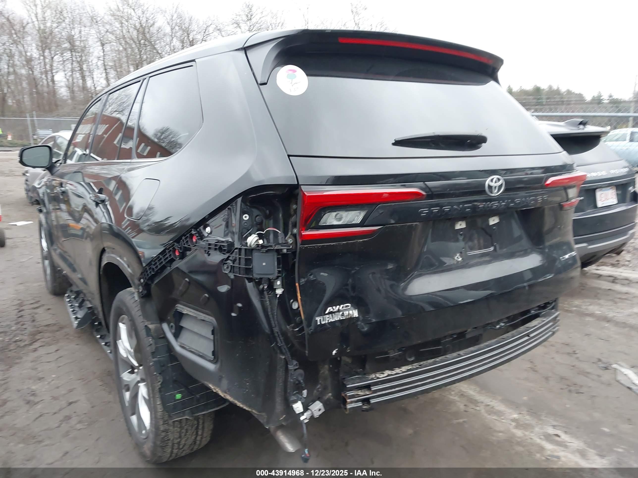 TOYOTA GRAND image 3
