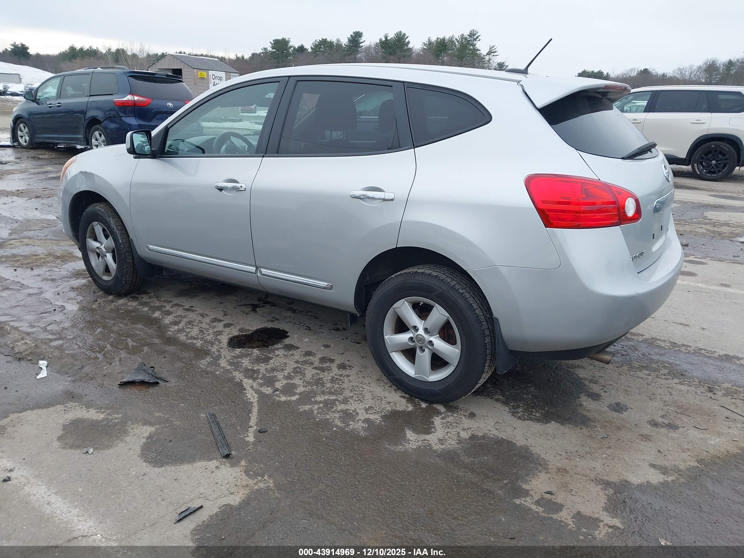 NISSAN ROGUE image 3