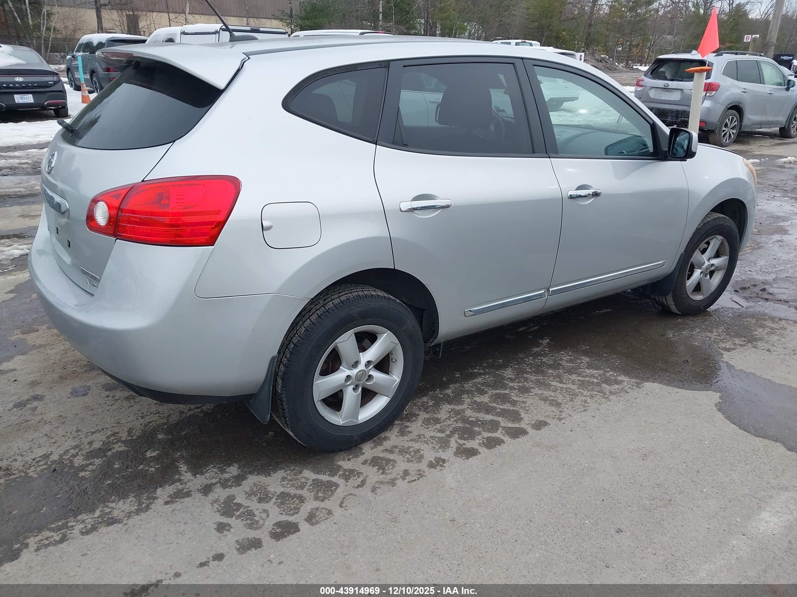 NISSAN ROGUE image 4