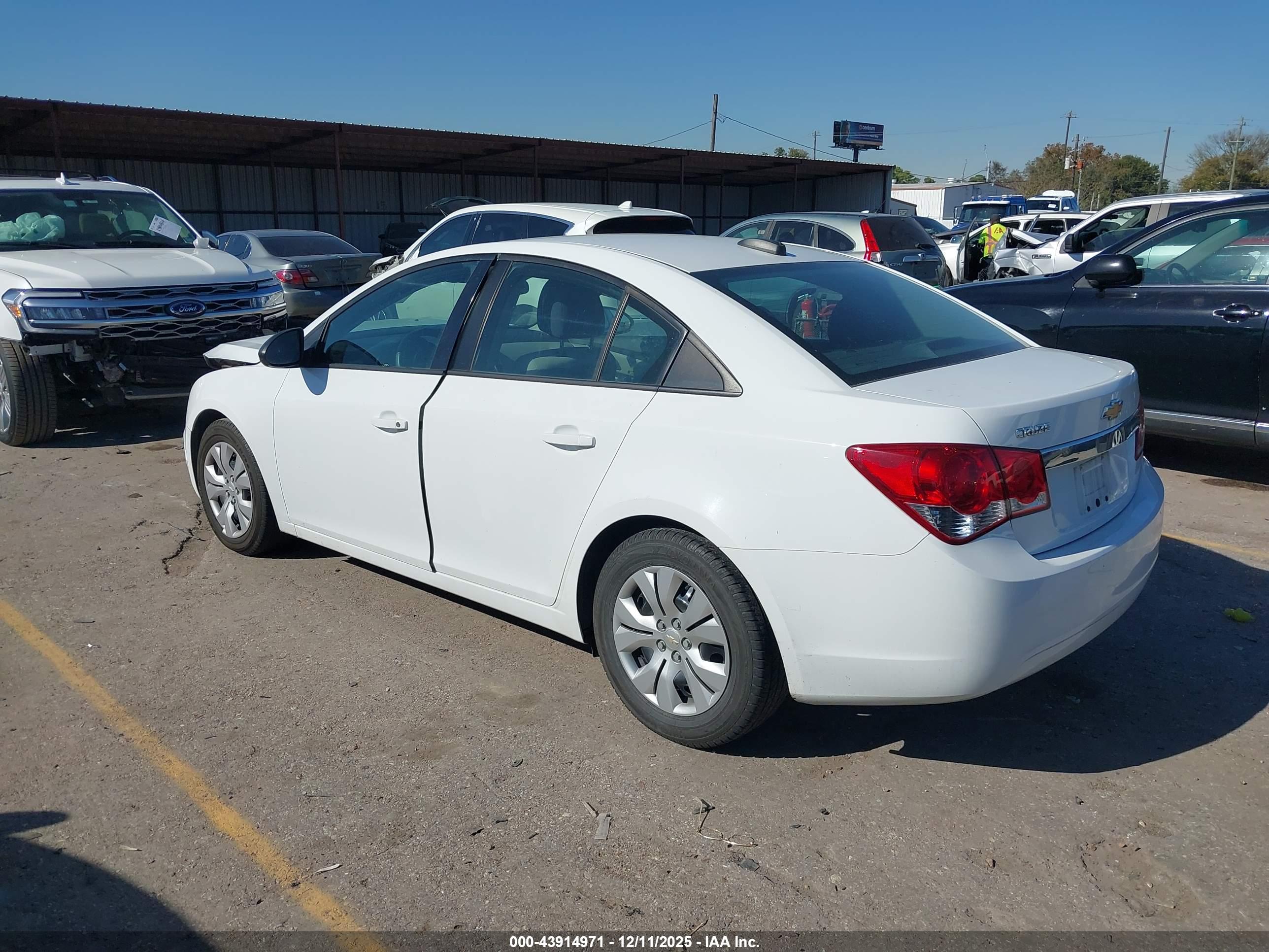 CHEVROLET CRUZE image 3