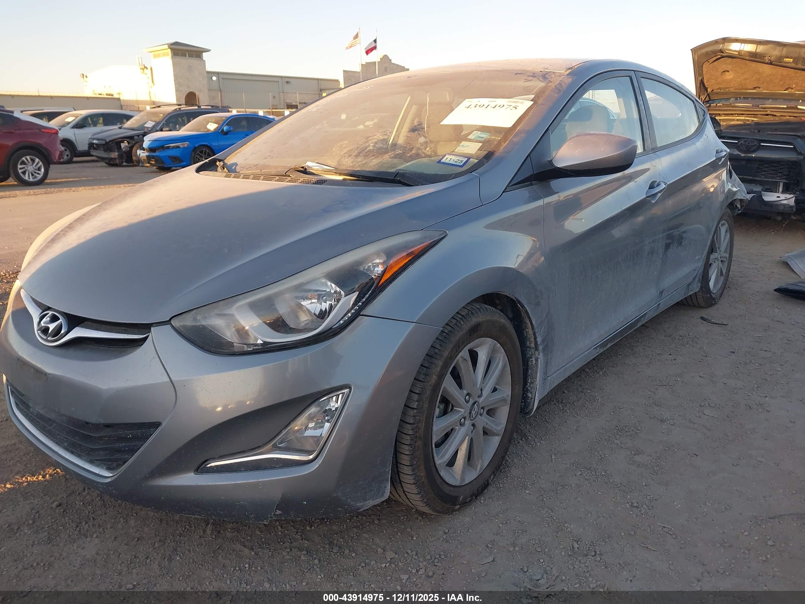 HYUNDAI ELANTRA image 2
