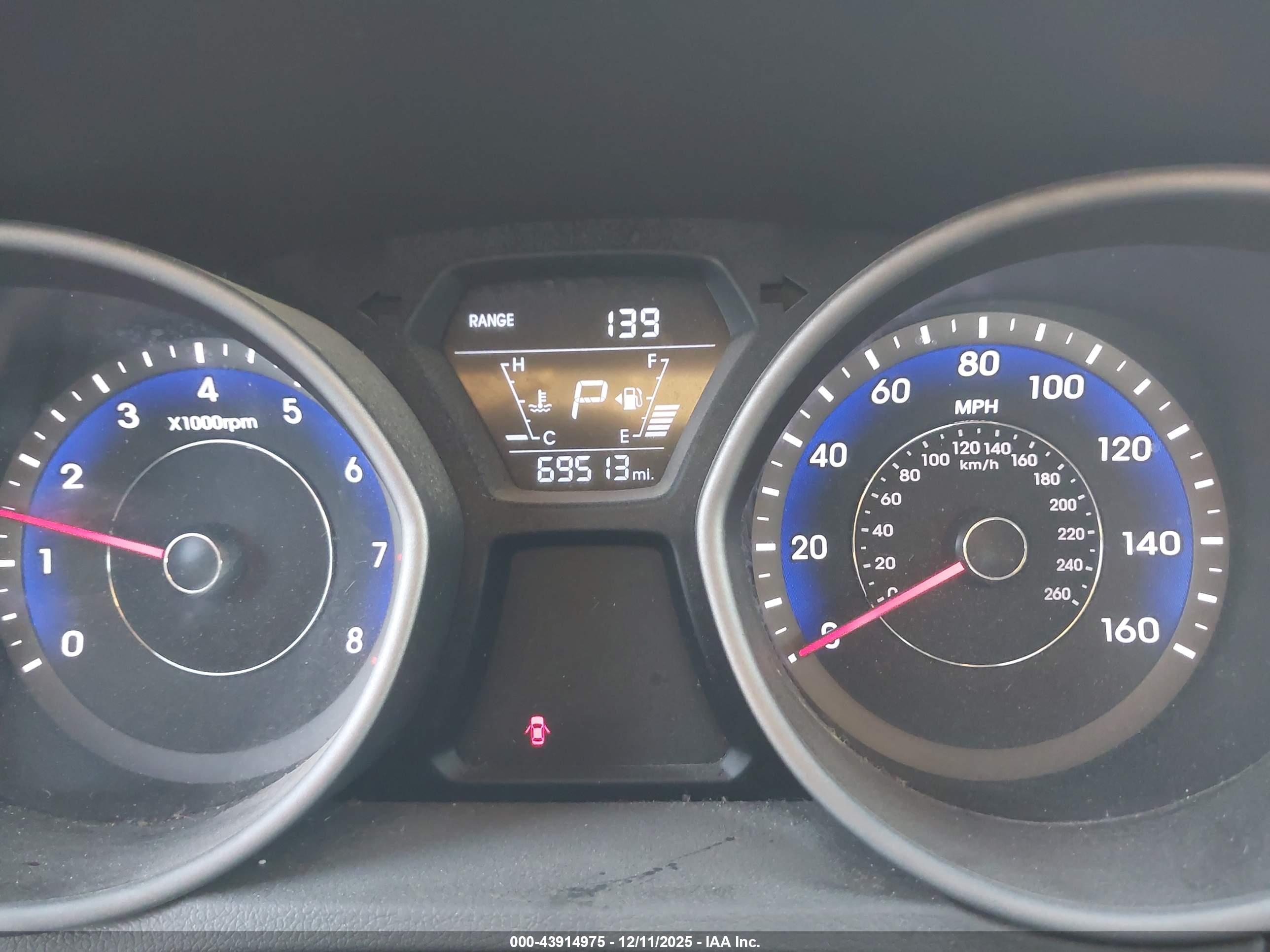 HYUNDAI ELANTRA image 7