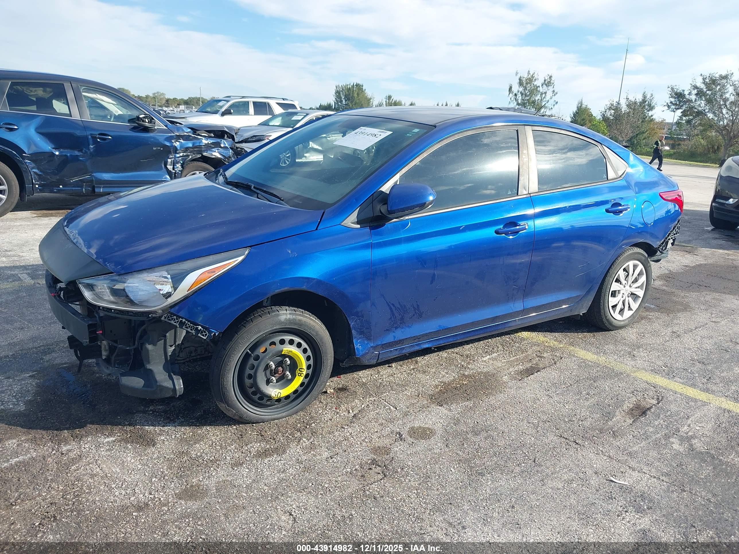 HYUNDAI ACCENT image 2