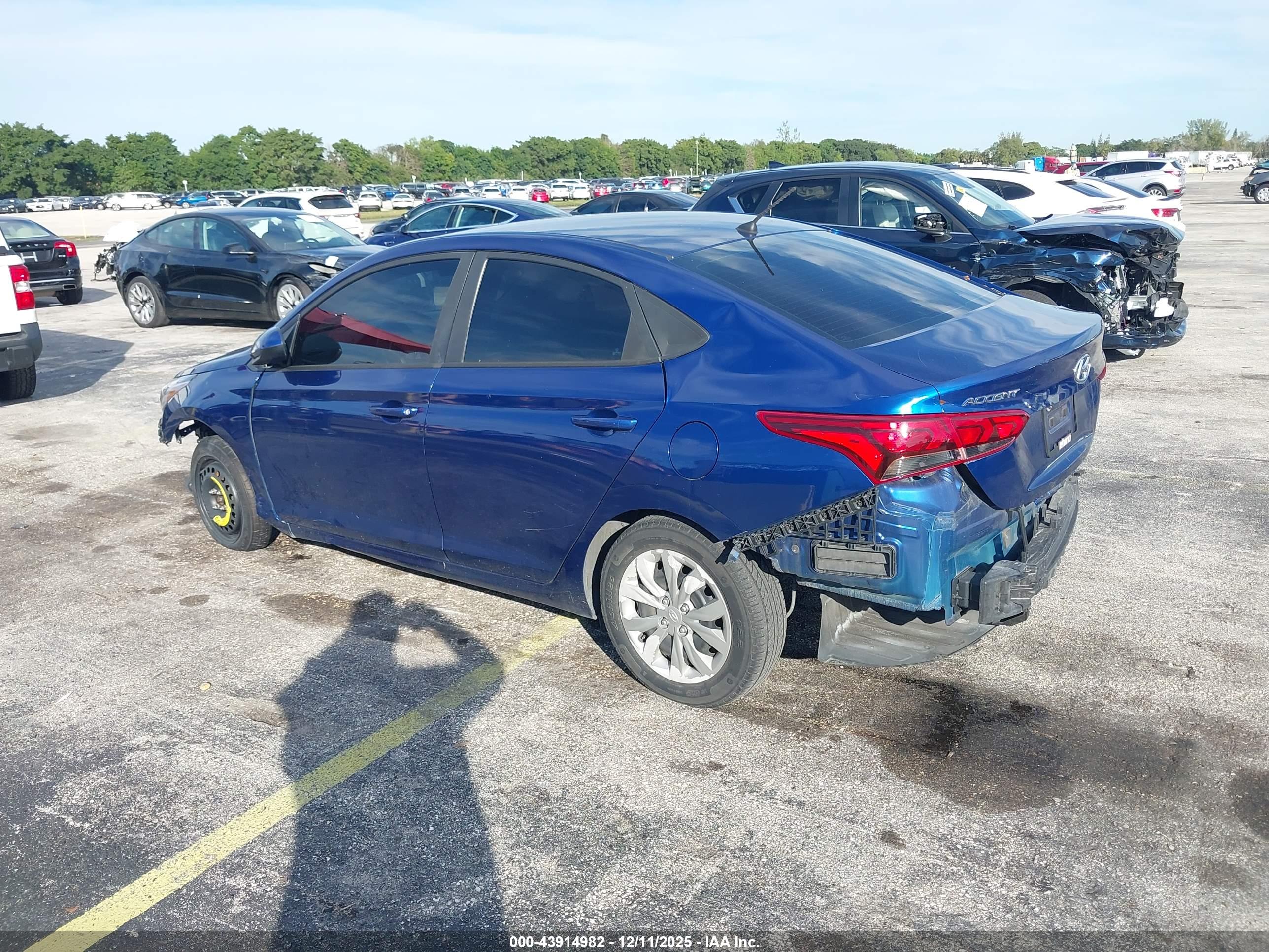 HYUNDAI ACCENT image 3