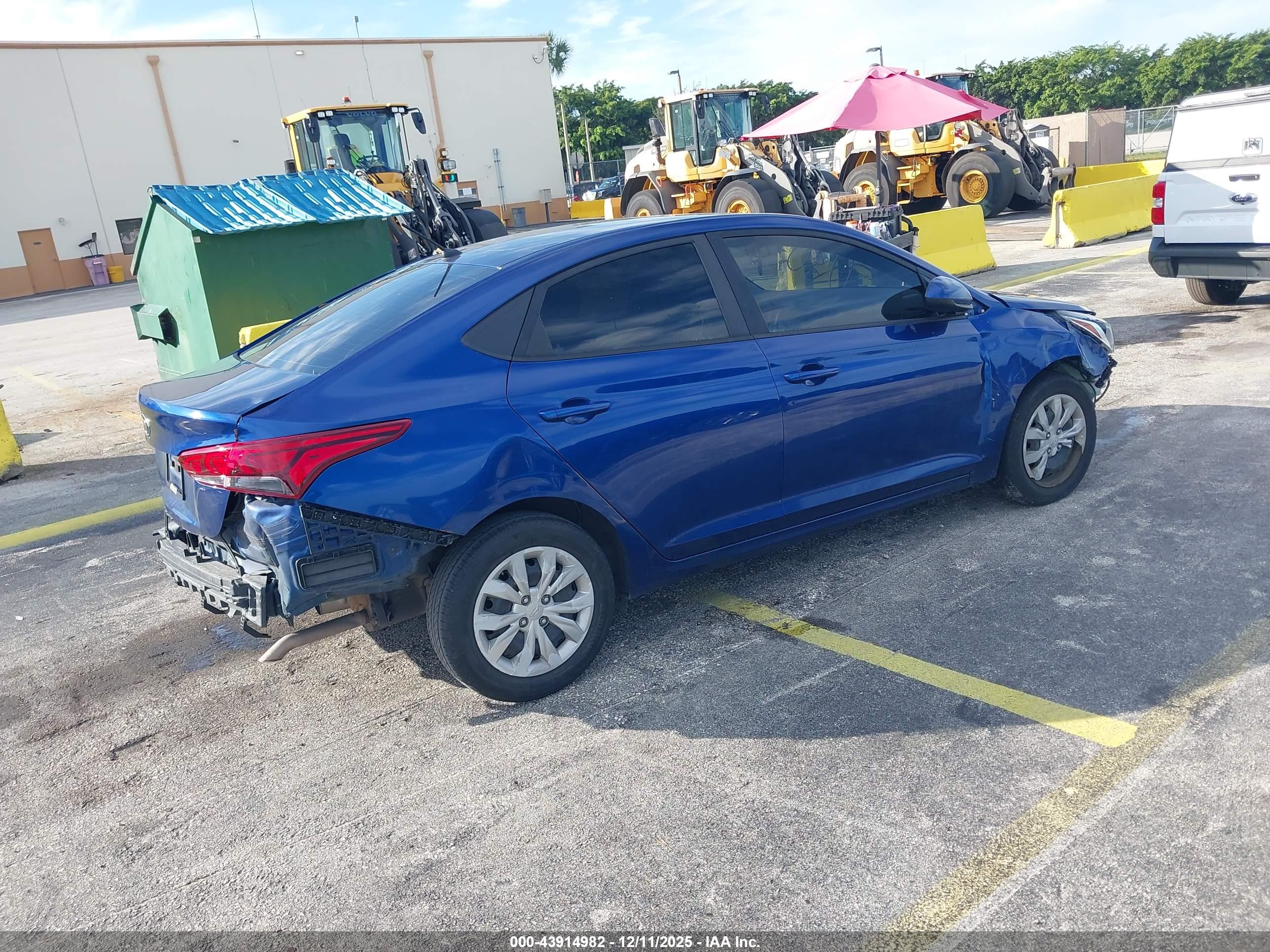 HYUNDAI ACCENT image 4