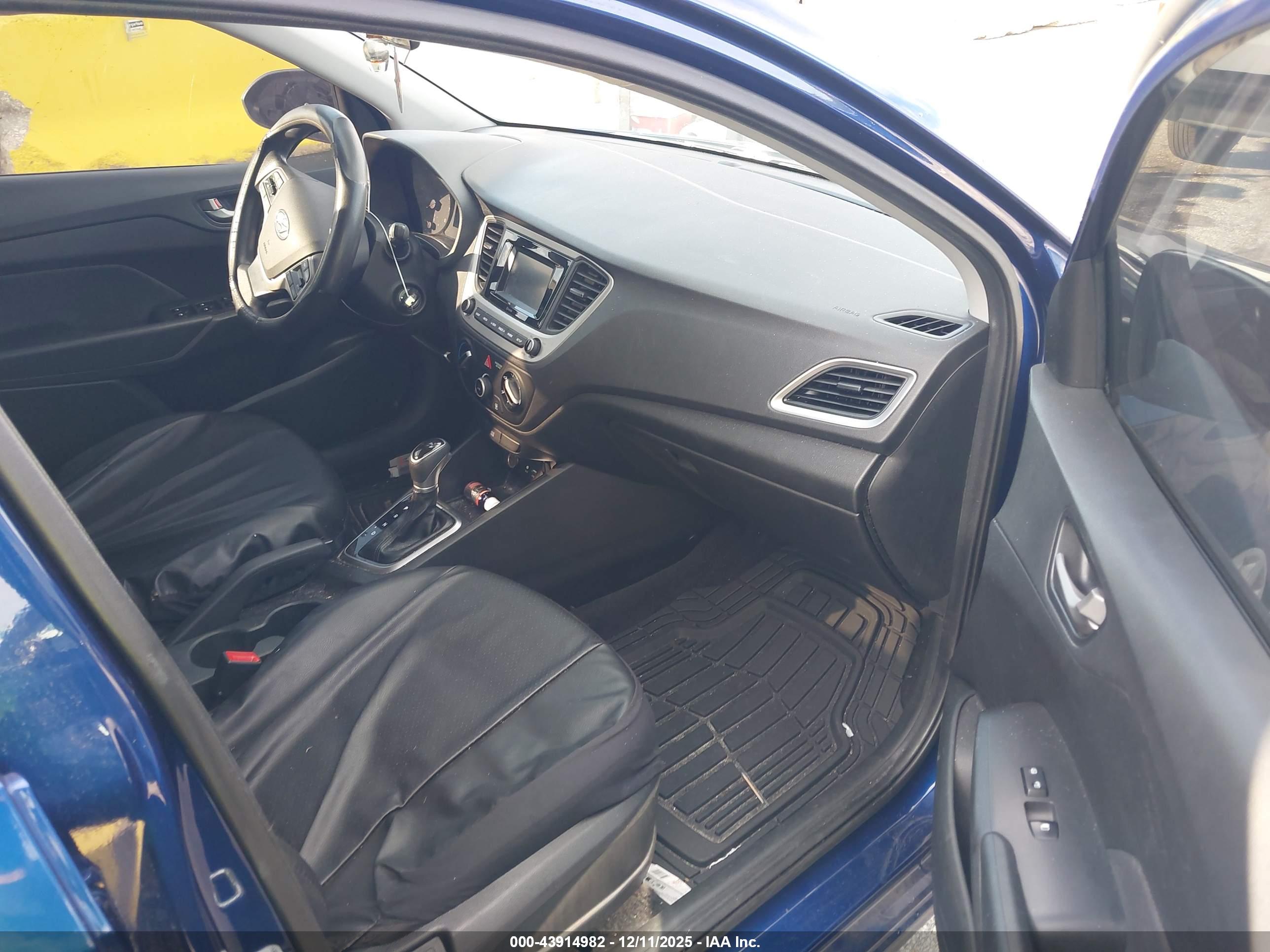HYUNDAI ACCENT image 5