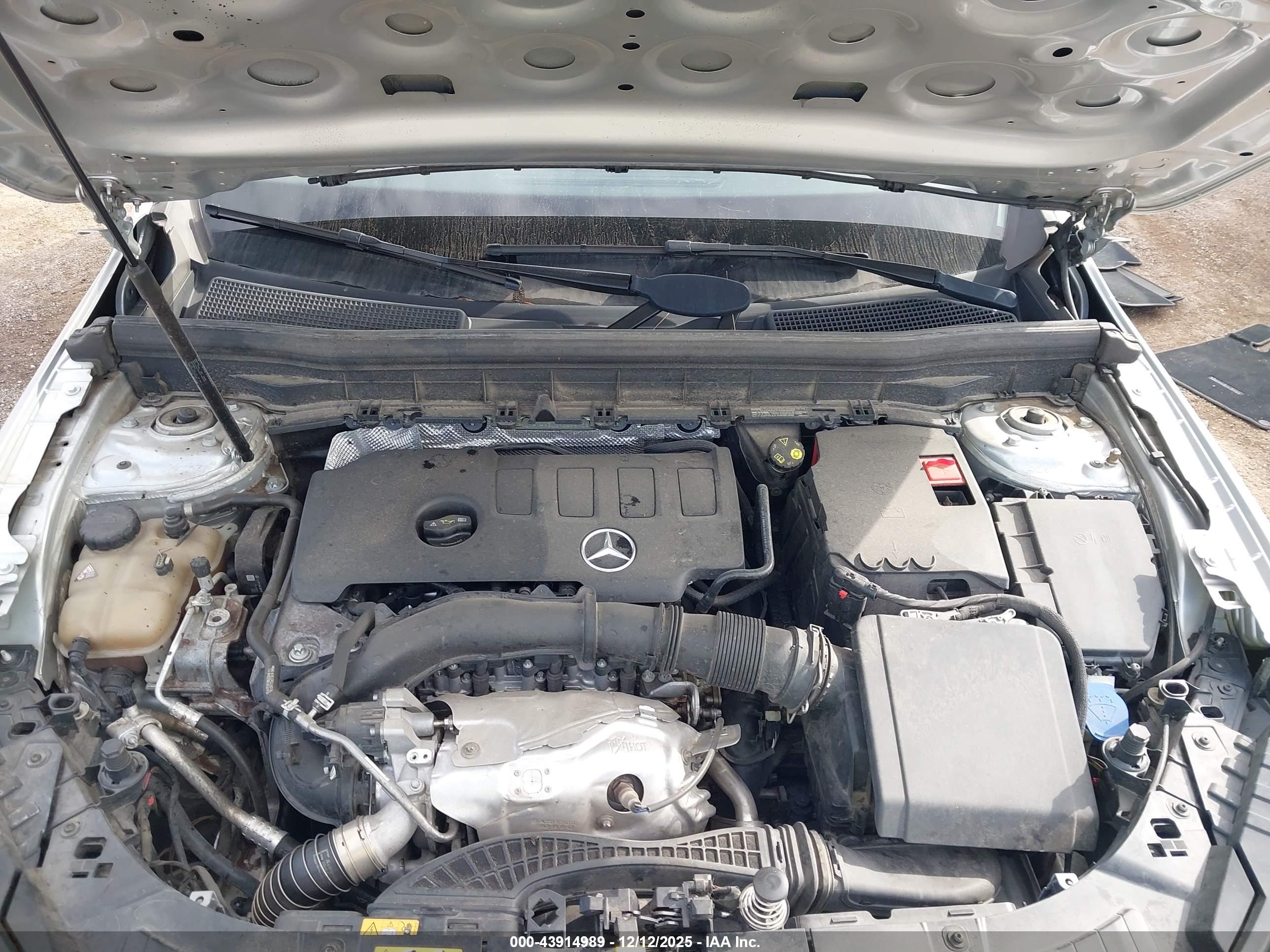 MERCEDES-BENZ GLB image 10