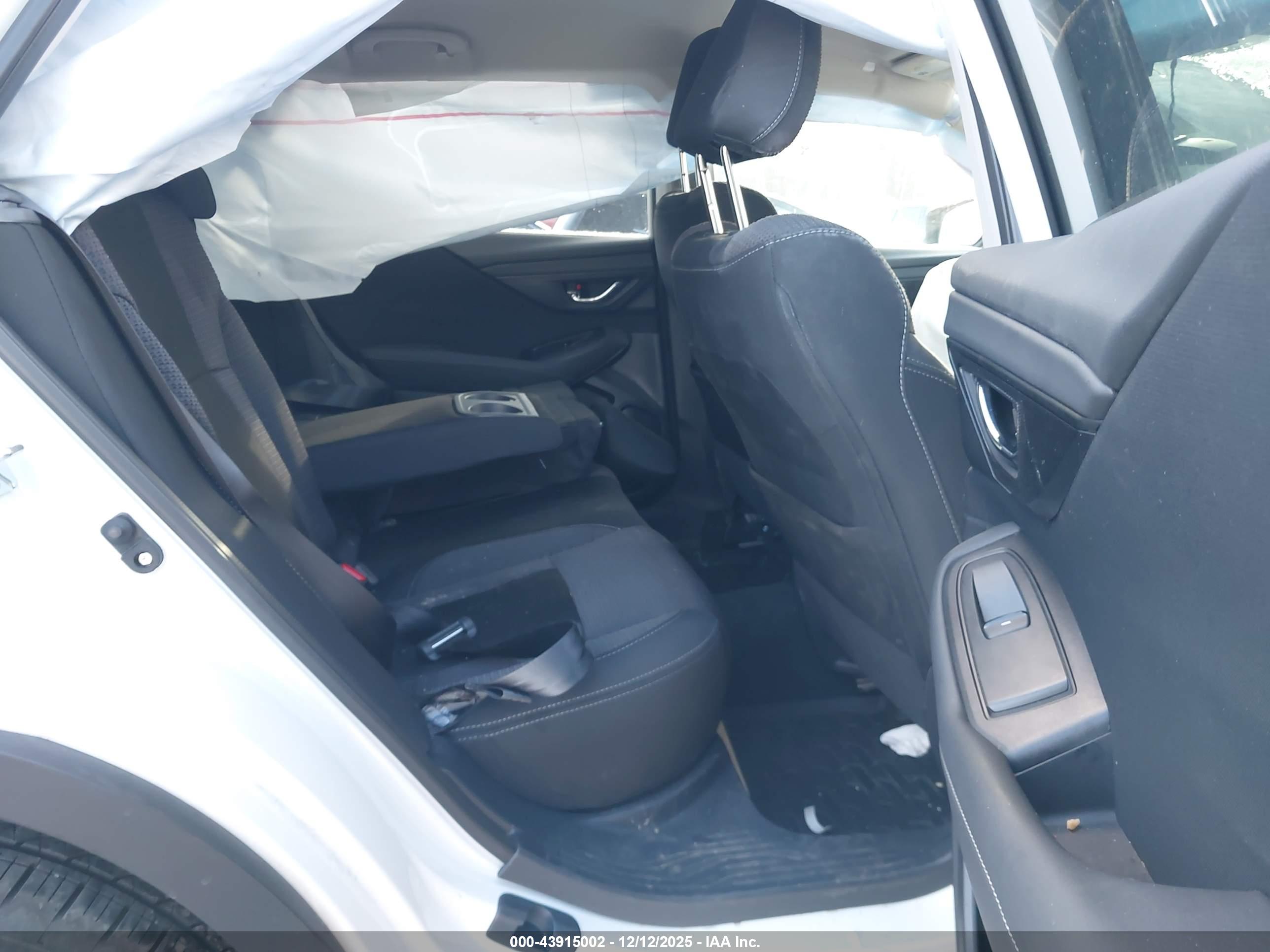 SUBARU OUTBACK image 8