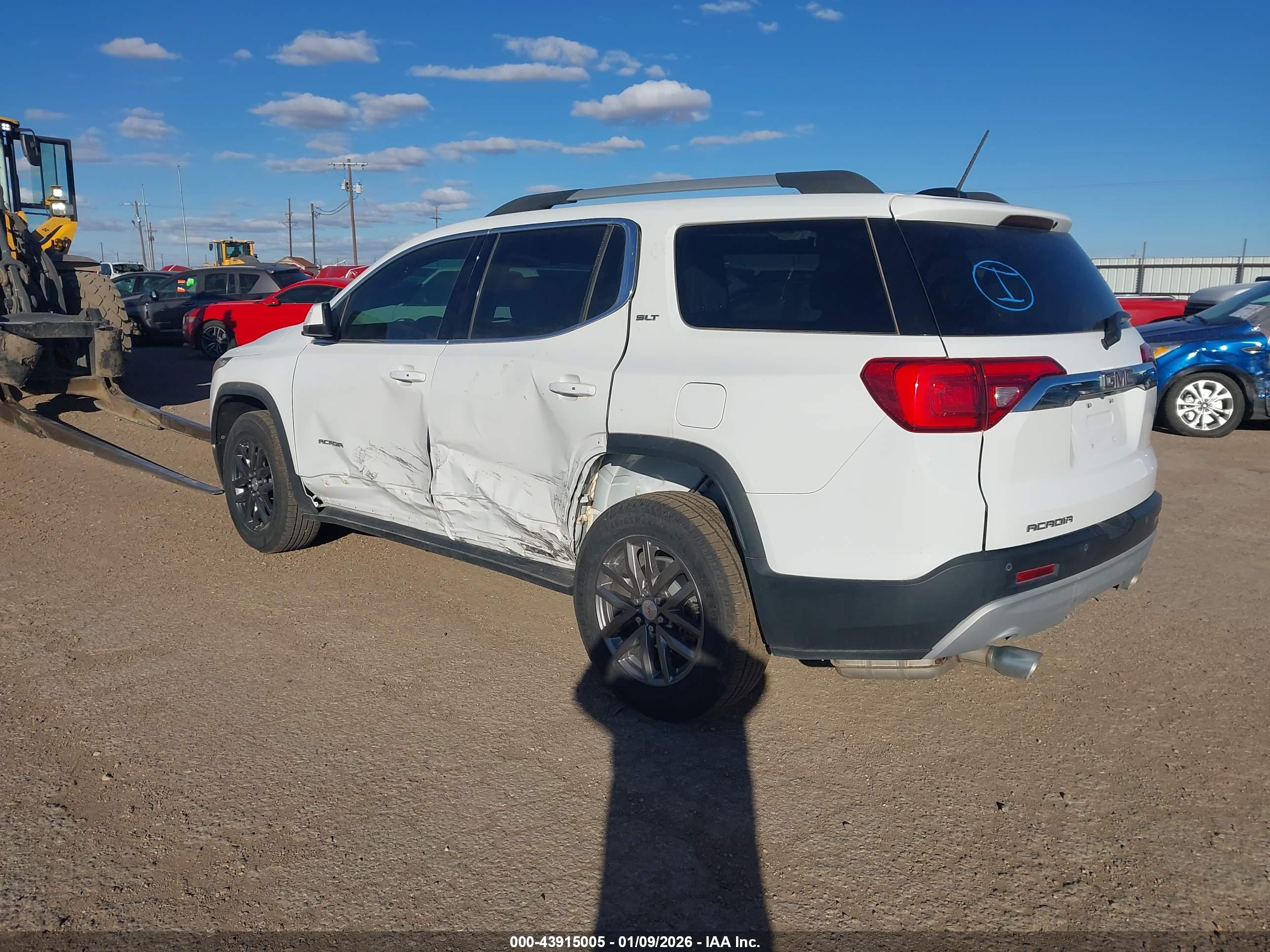GMC ACADIA image 3