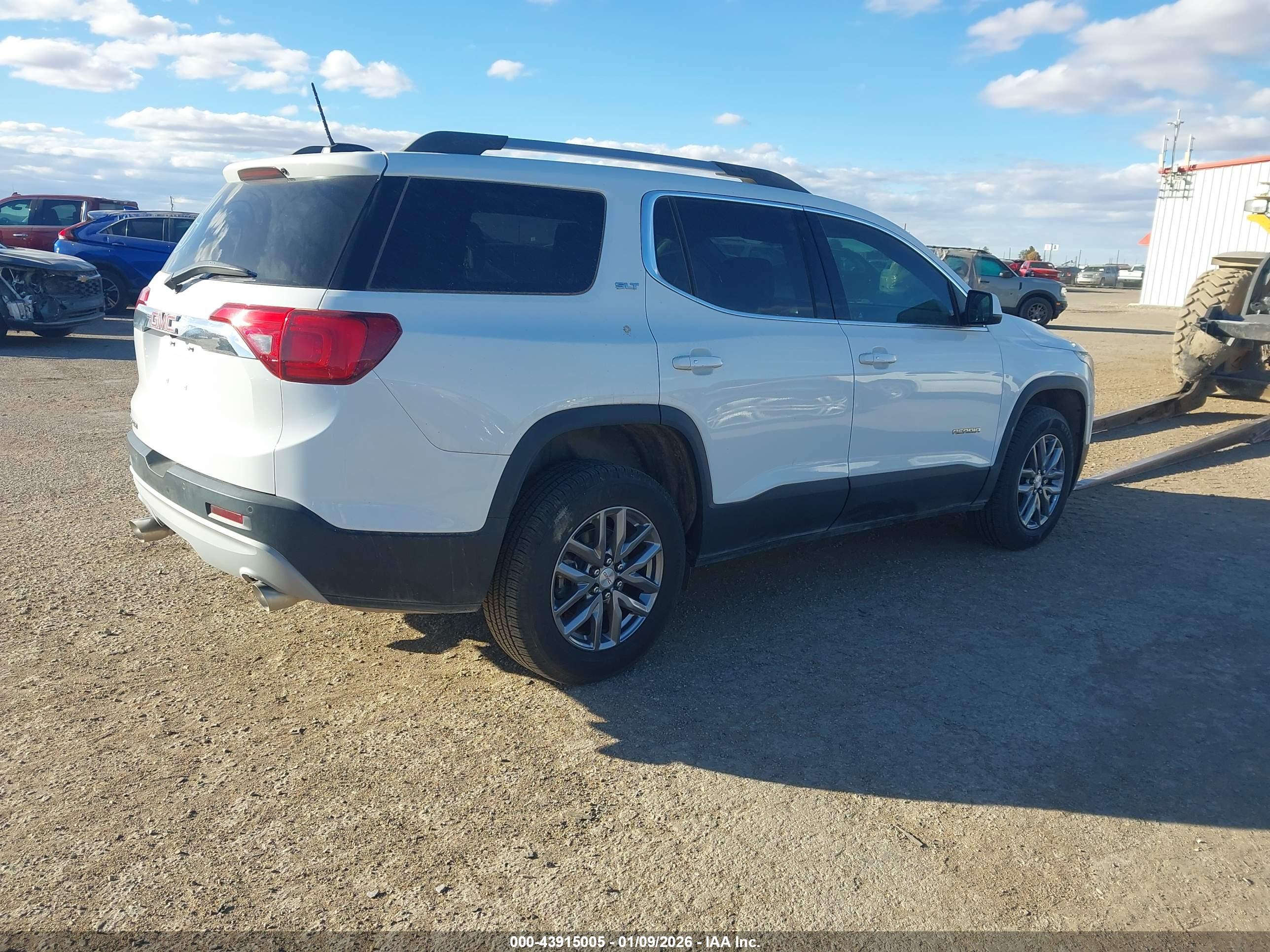 GMC ACADIA image 4