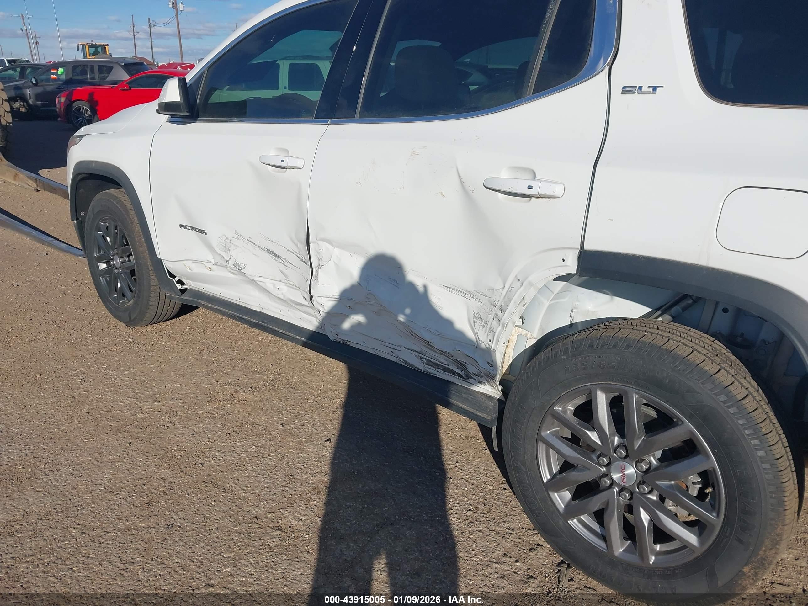 GMC ACADIA image 6