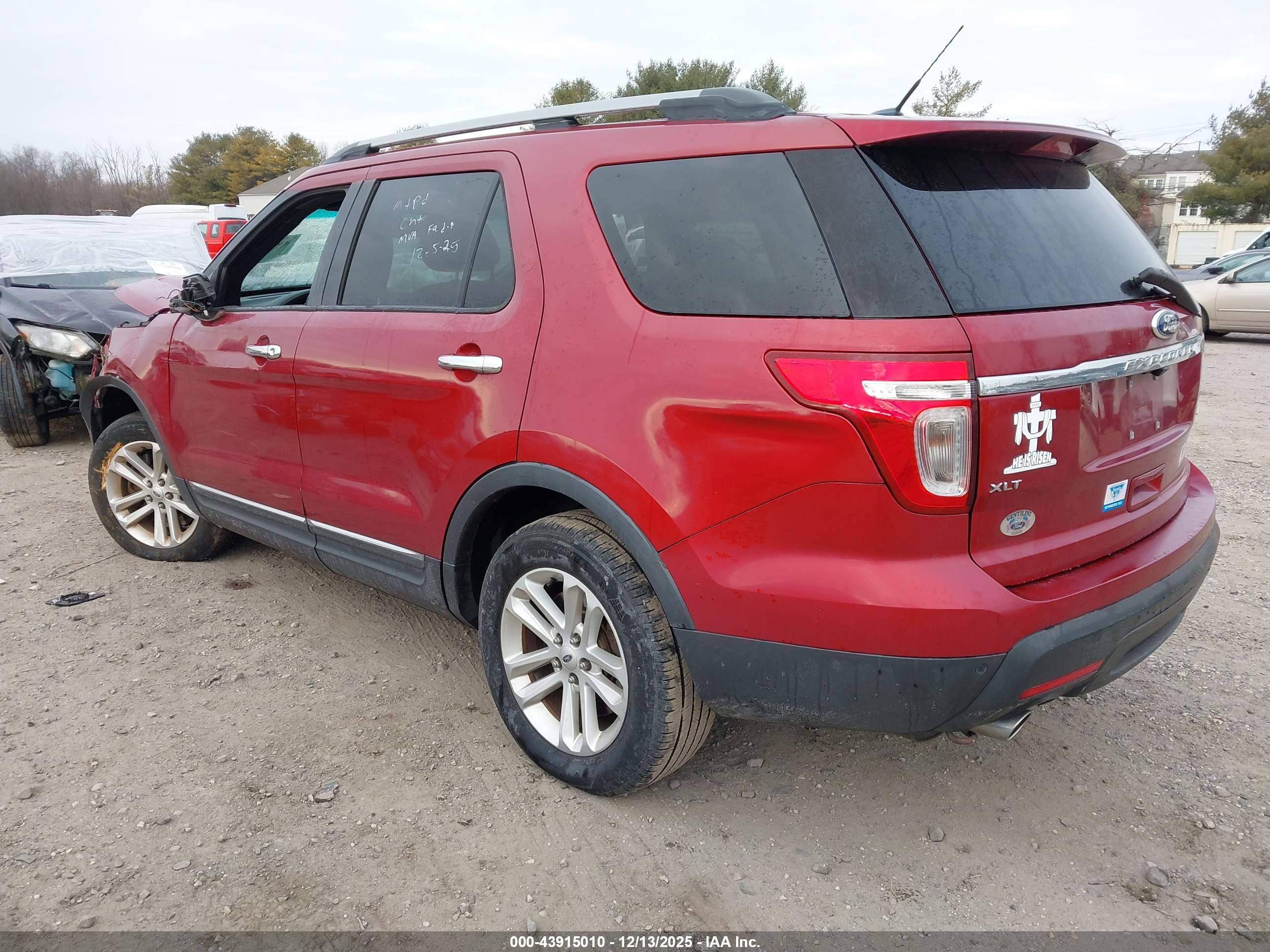FORD EXPLORER image 3