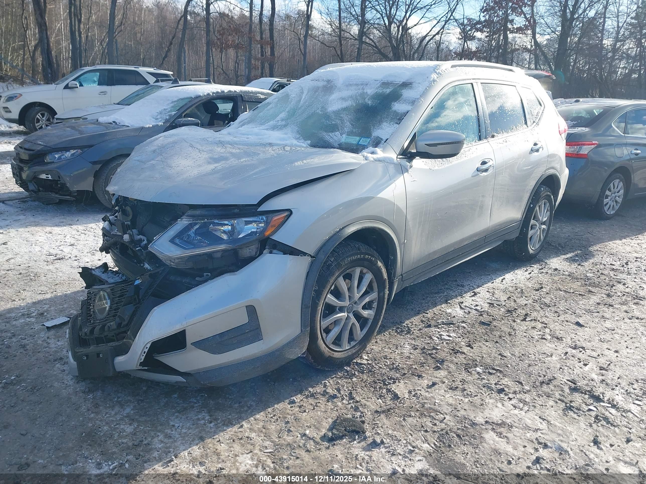 NISSAN ROGUE image 2
