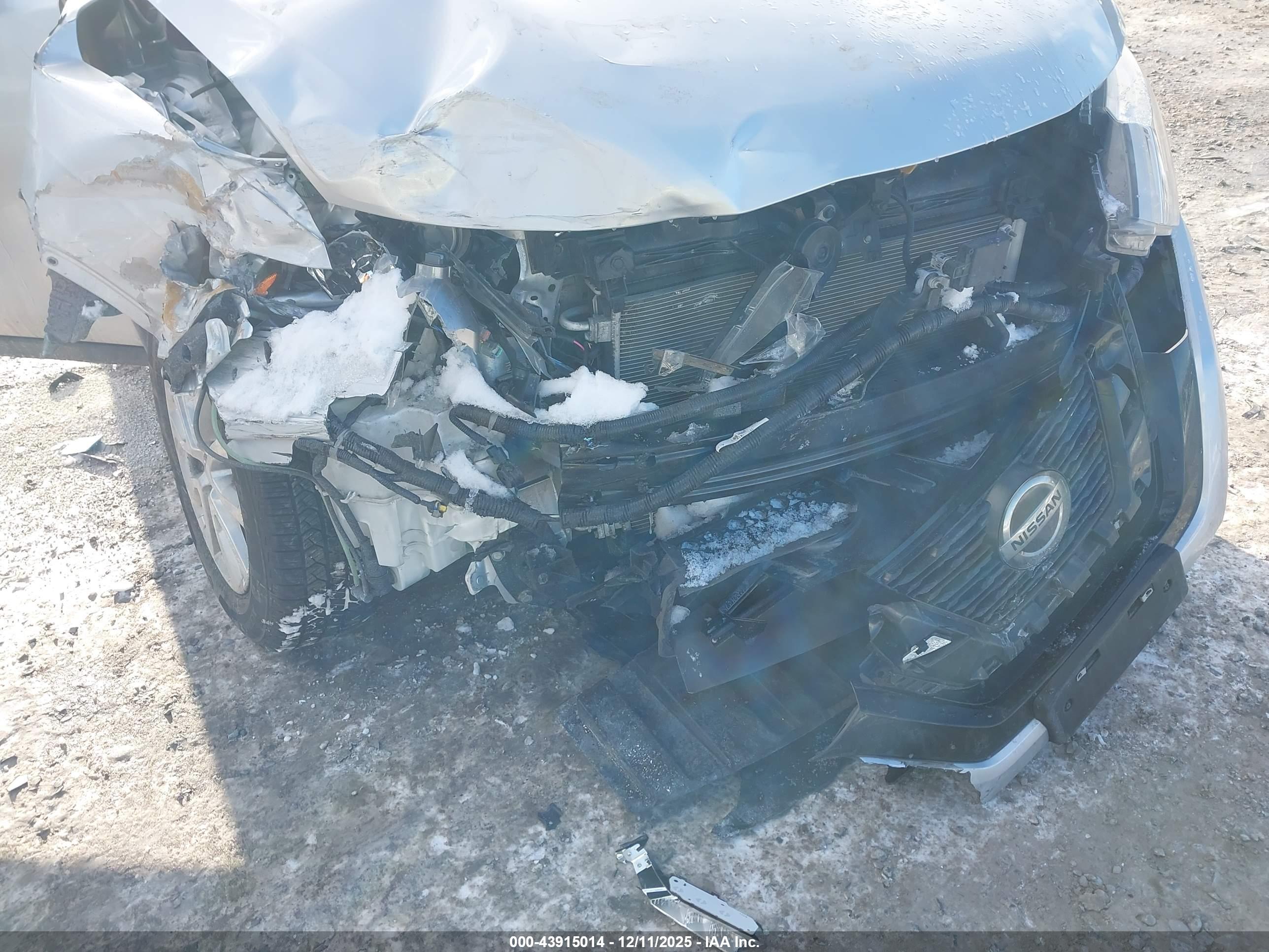 NISSAN ROGUE image 6