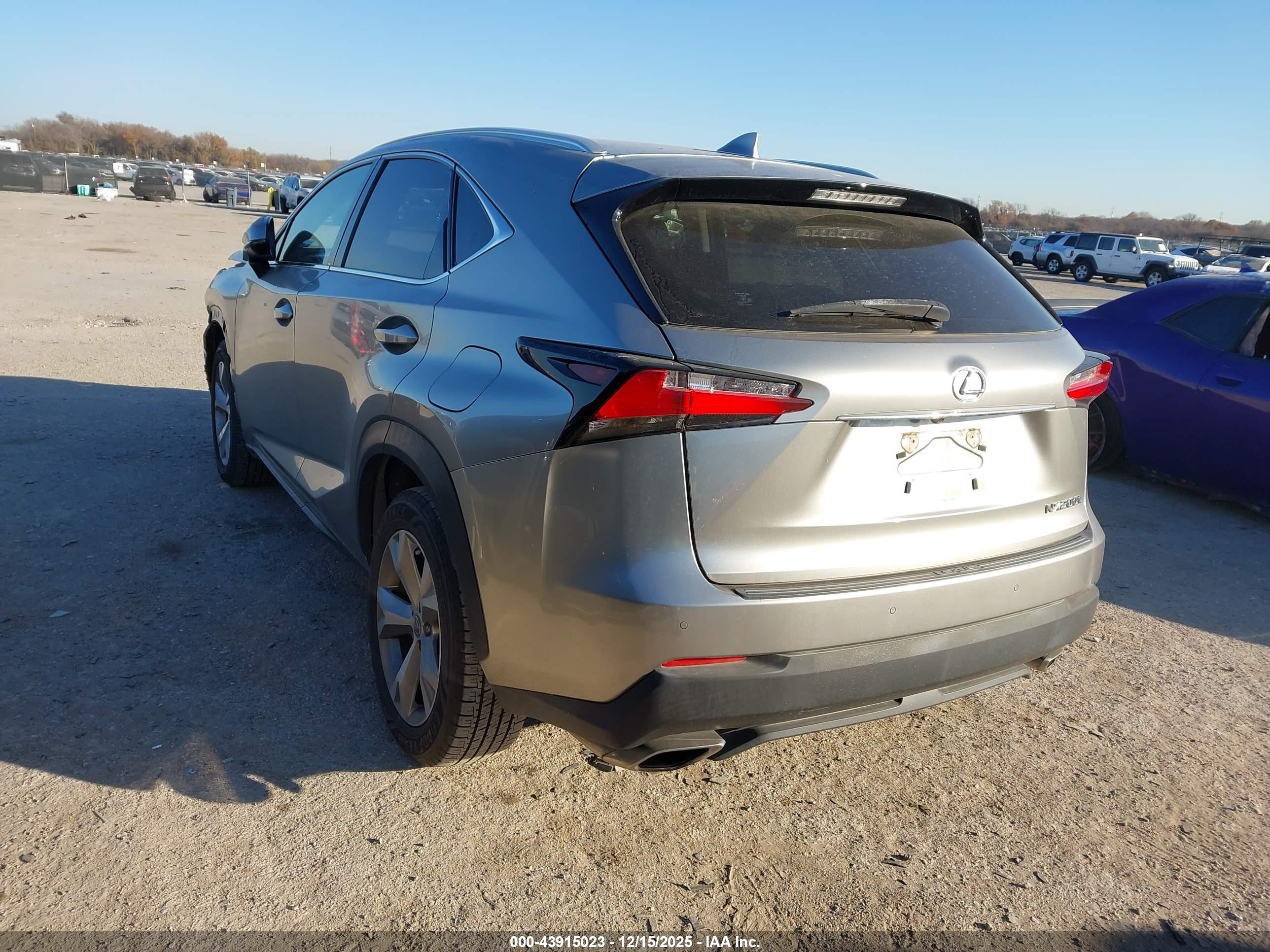 LEXUS NX image 3