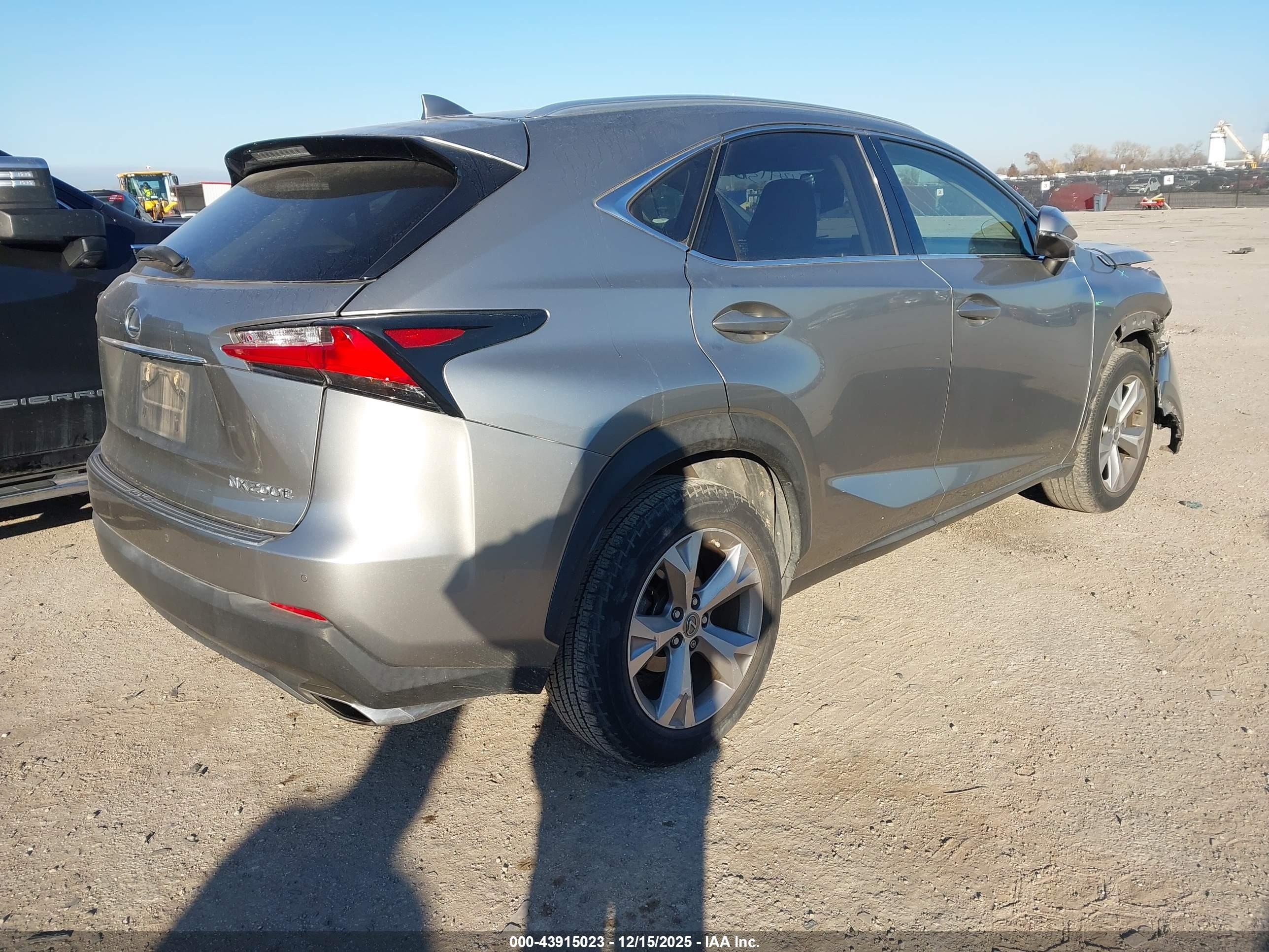 LEXUS NX image 4