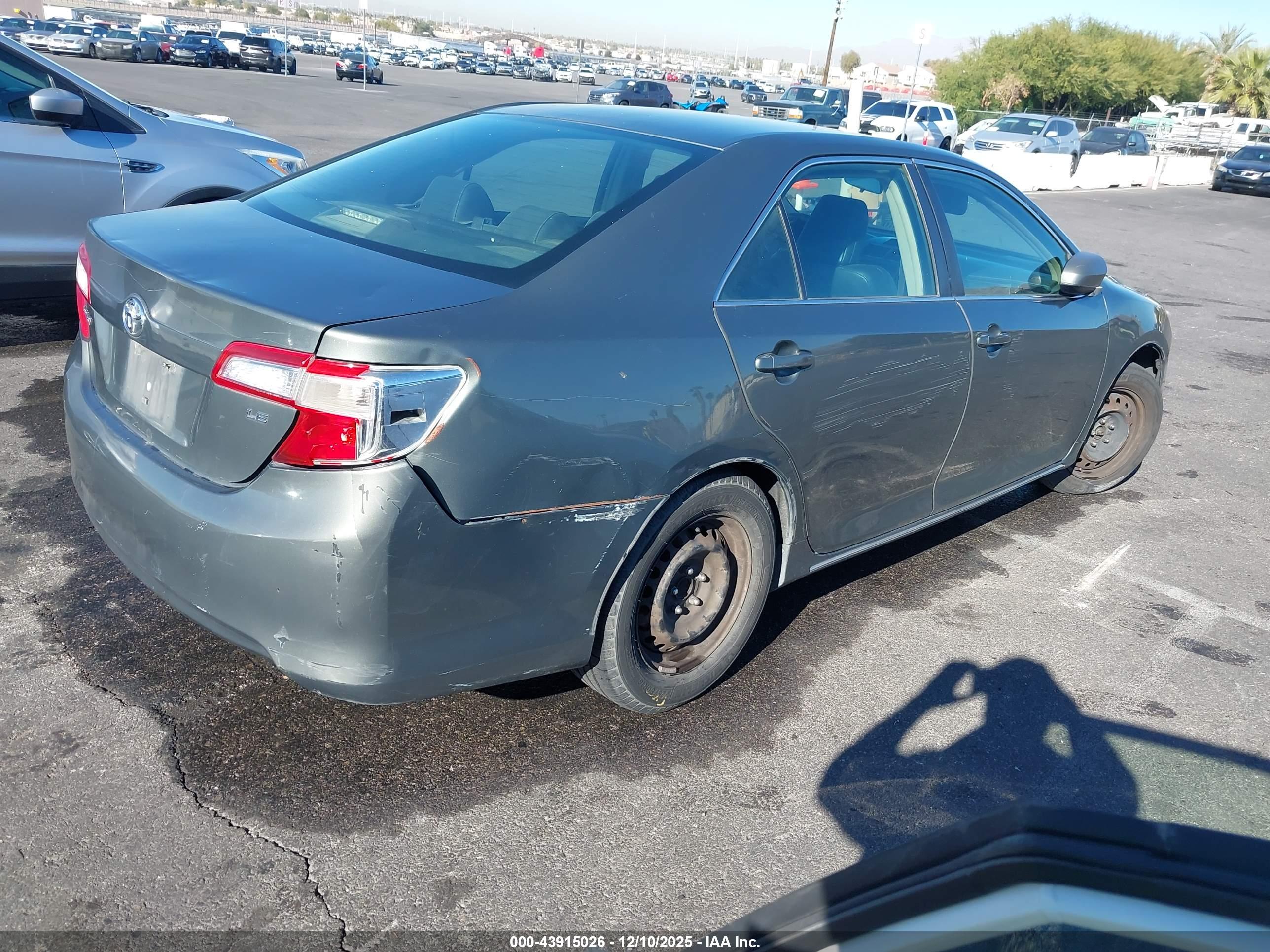 TOYOTA CAMRY image 4