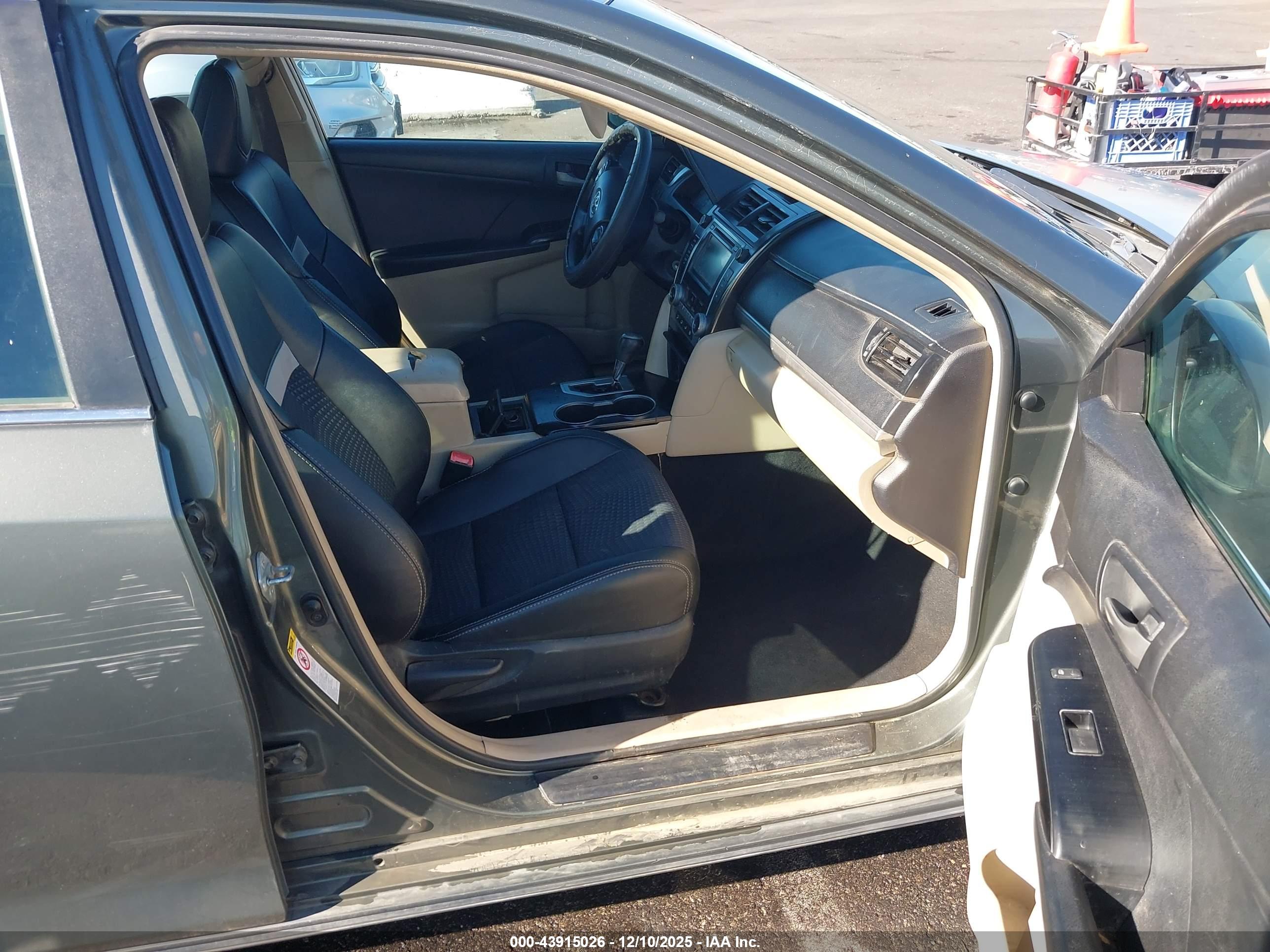 TOYOTA CAMRY image 5