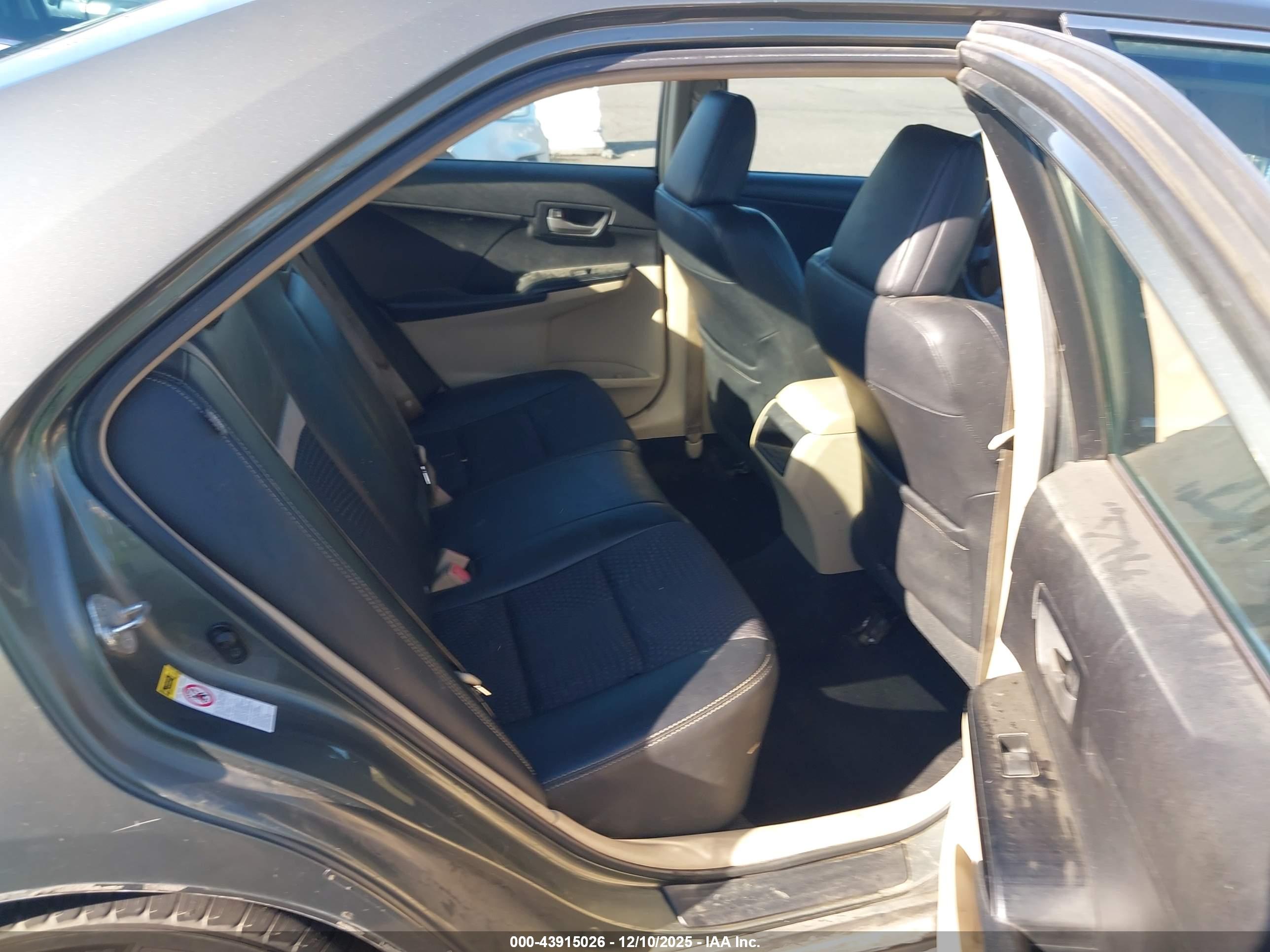 TOYOTA CAMRY image 8