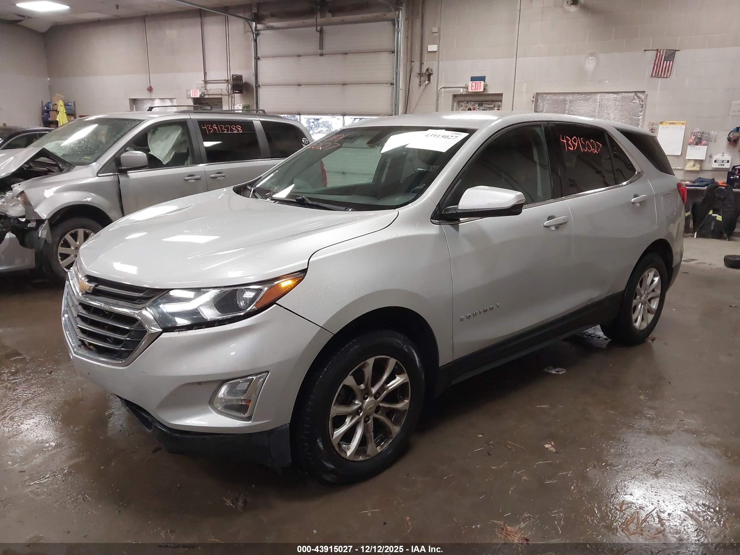 CHEVROLET EQUINOX image 2